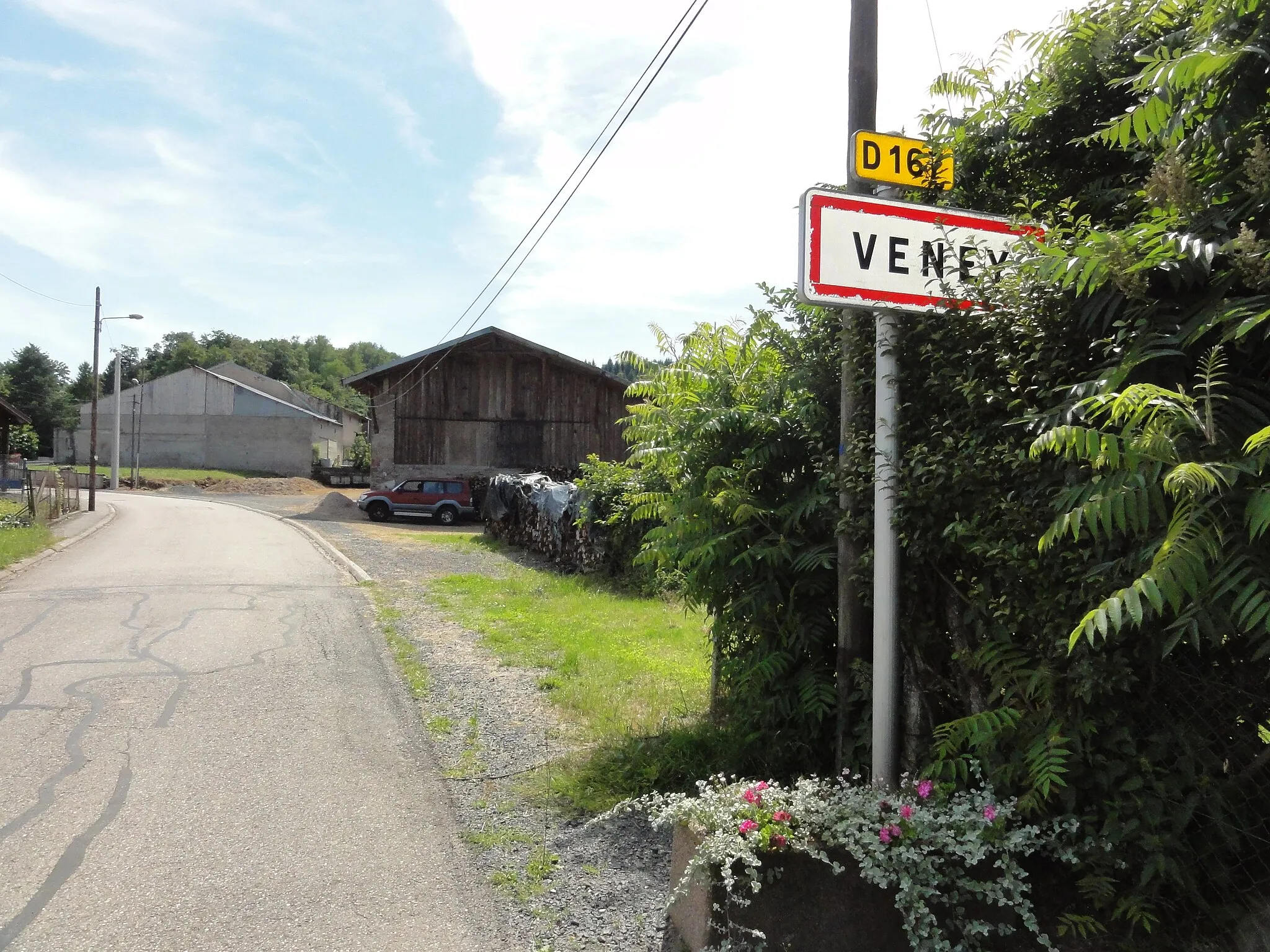 Photo showing: Veney (M-et-M) city limit sign