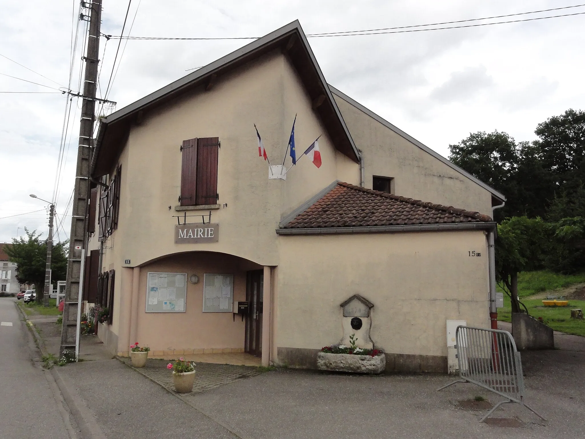 Photo showing: Vathiménil (M-et-M) mairie