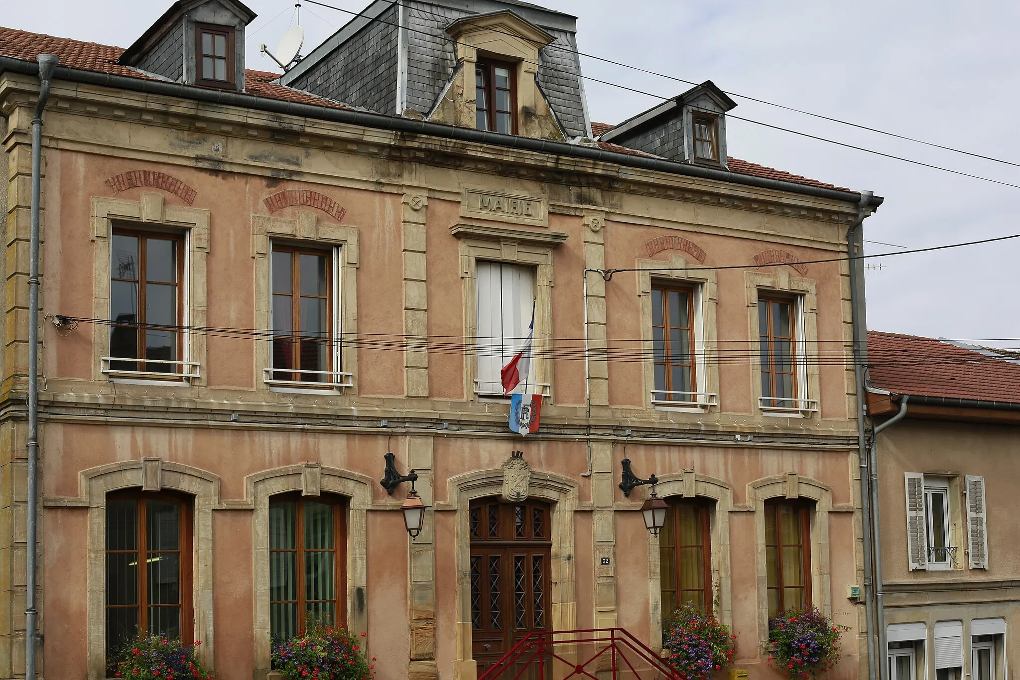 Photo showing: Mairie de Deneuvre.