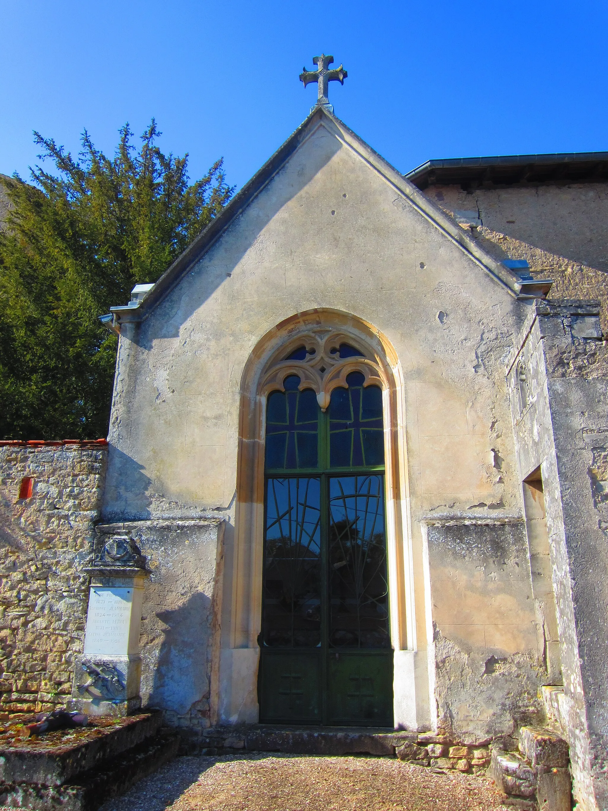 Photo showing: Gerbeviller saint pierre cimetière