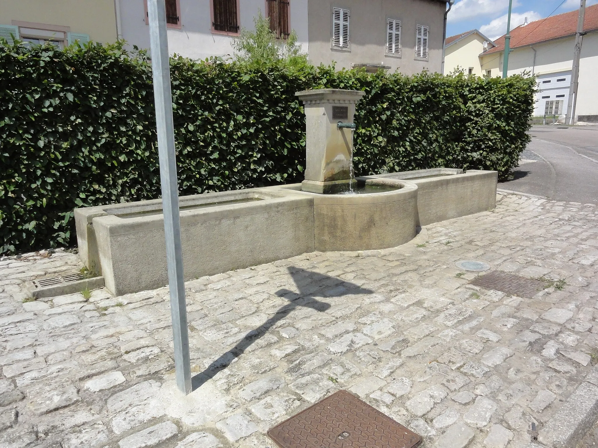 Photo showing: Frémonville (M-et-M) fontaine