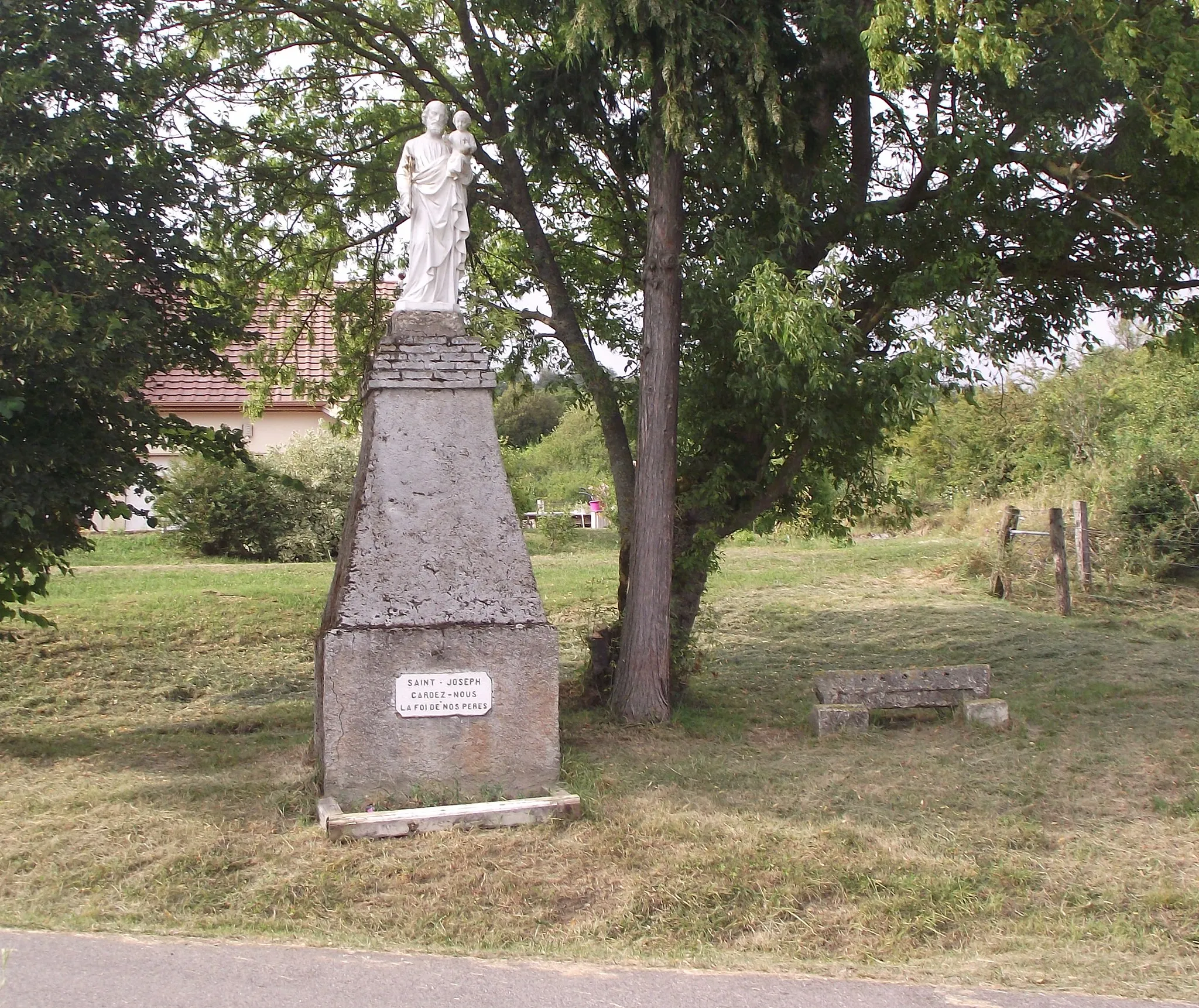 Photo showing: statue Saint Joseph