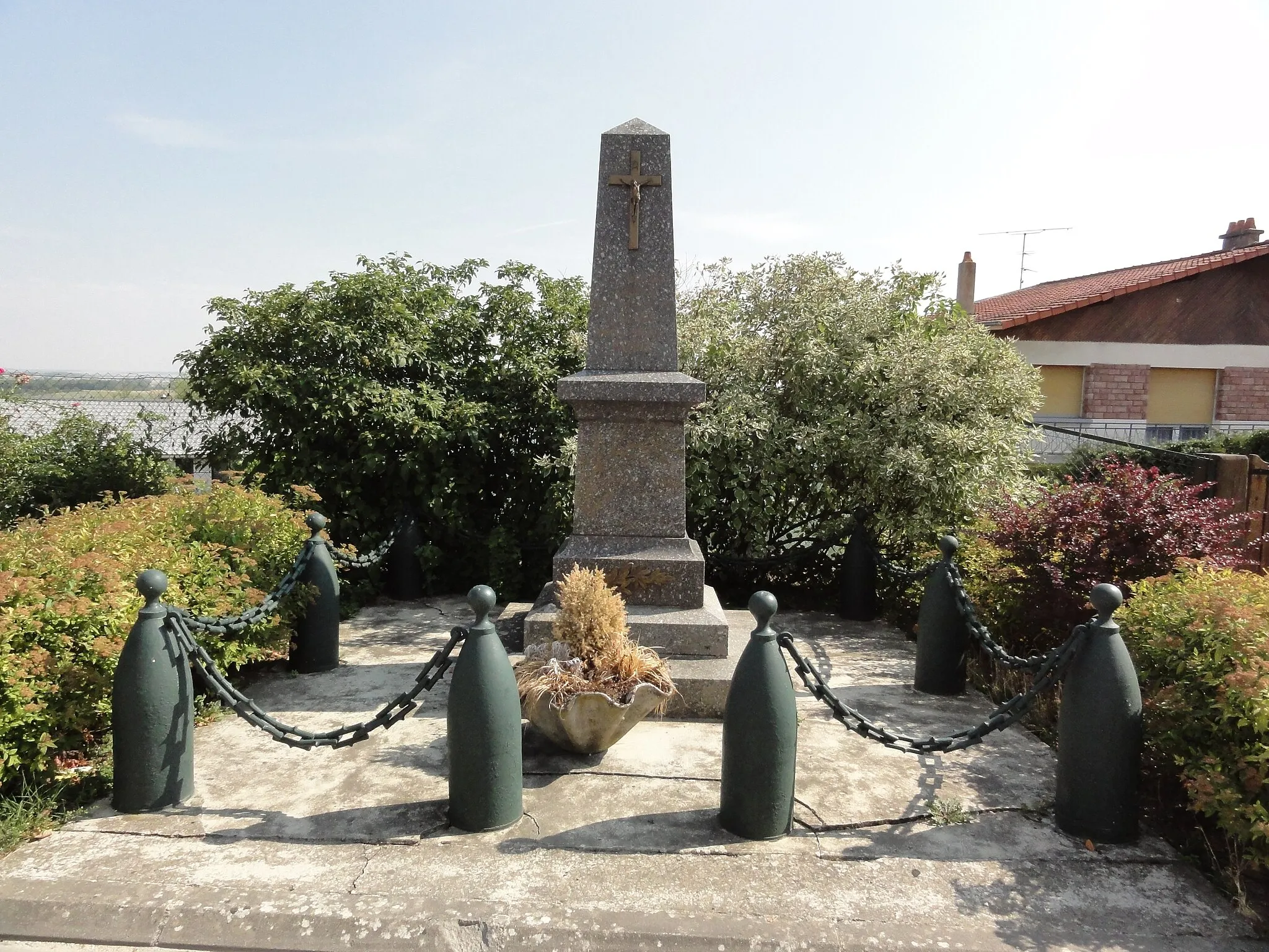 Photo showing: Lagney (Meurthe-et-M.) monument aux morts