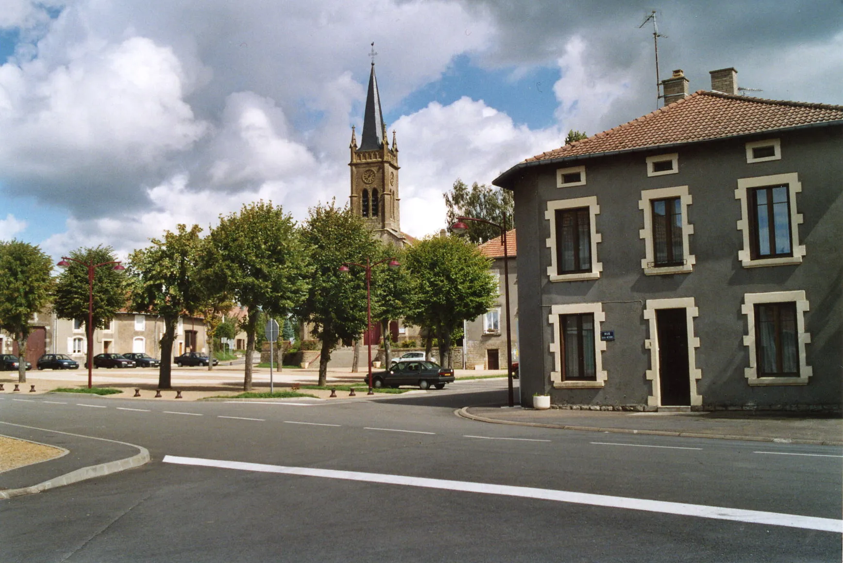 Photo showing: LANDRES (Meurthe et Moselle) Place de l'église