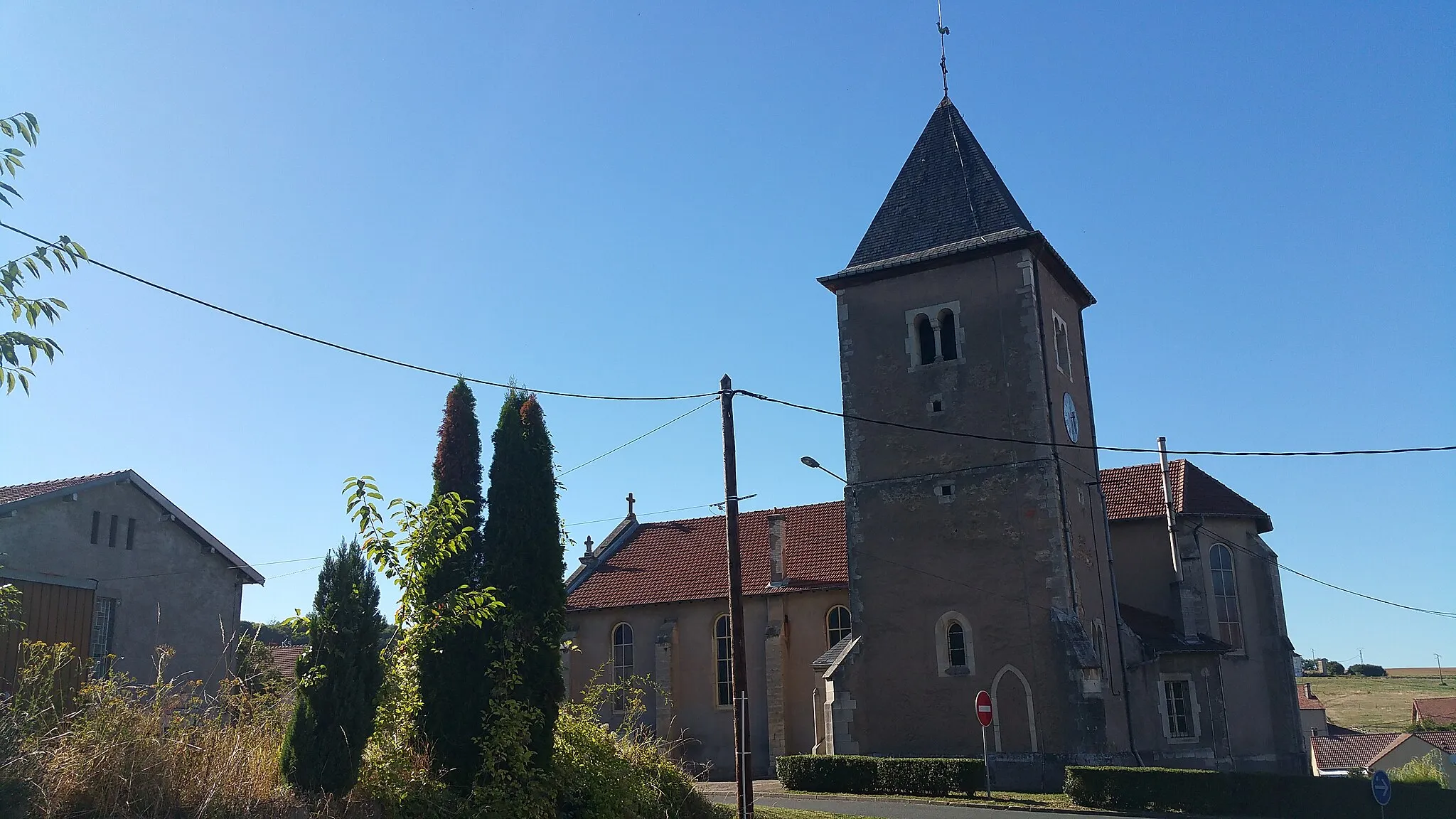 Photo showing: Vue latérale de l’église de Jeandelaincourt.