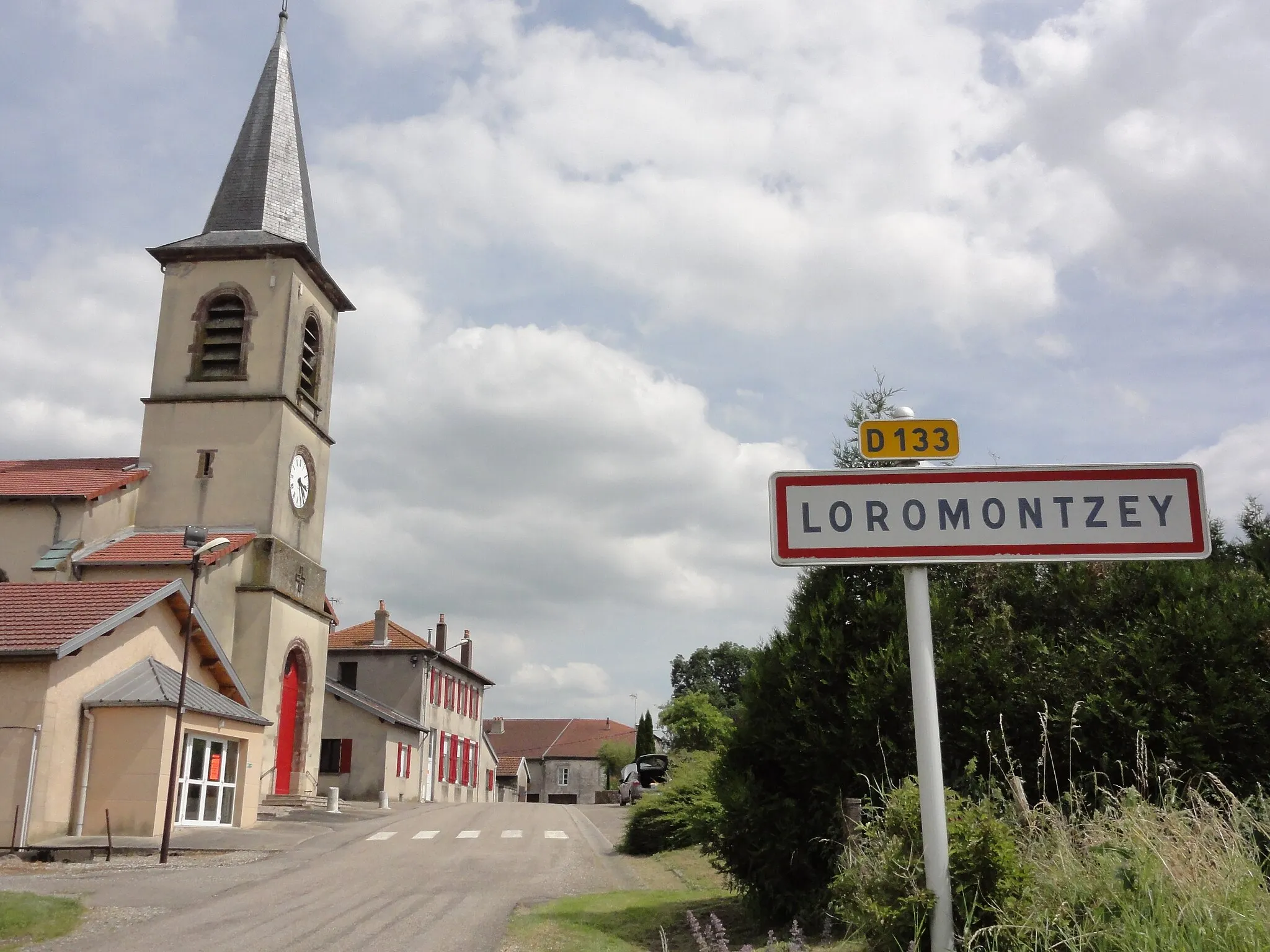 Photo showing: Loromontzey (M-et-M) city limit sign