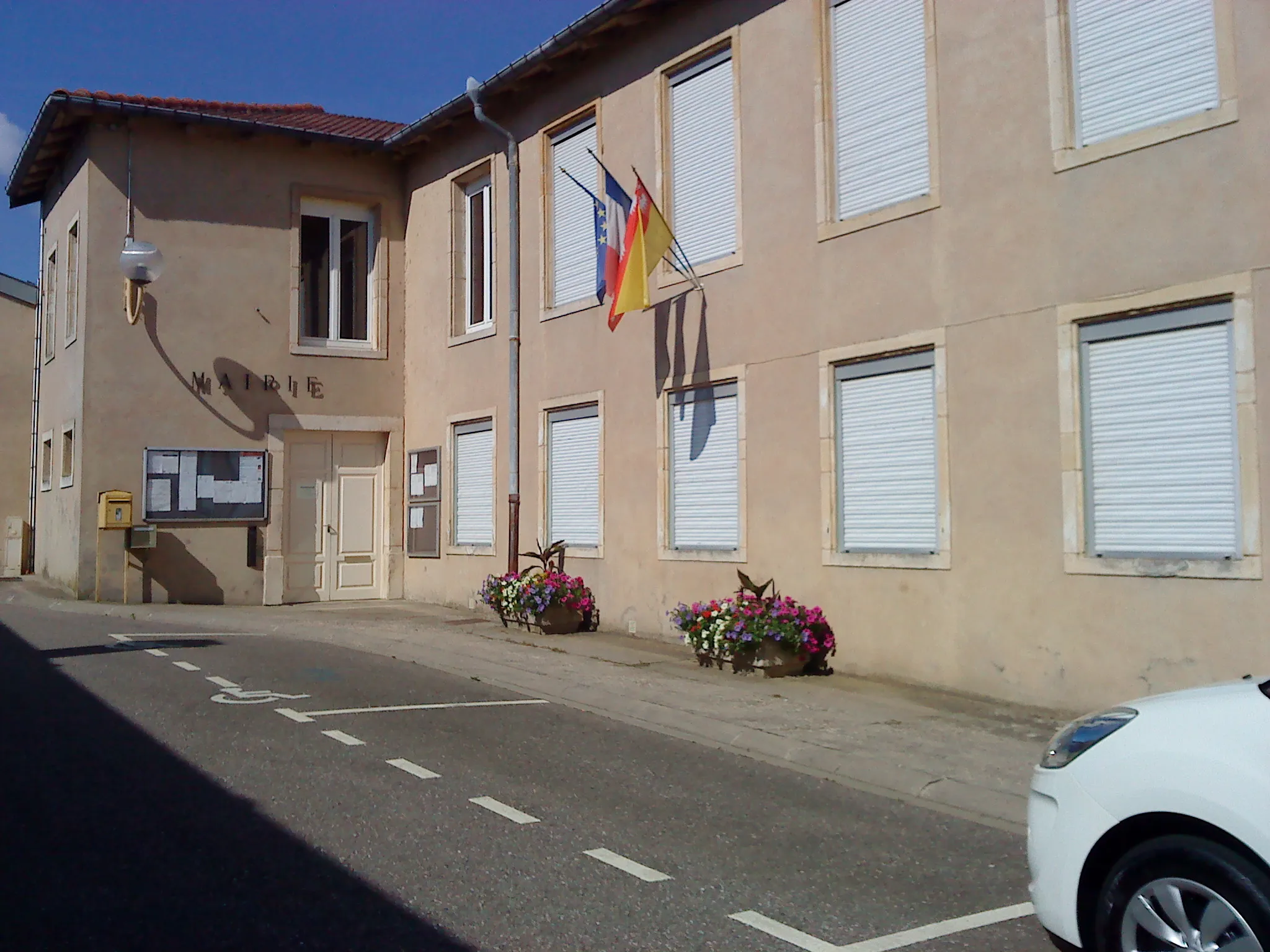 Photo showing: La mairie de Manoncourt-en-Vermois, commune du département de la Meurthe-et-Moselle et la région Lorraine.