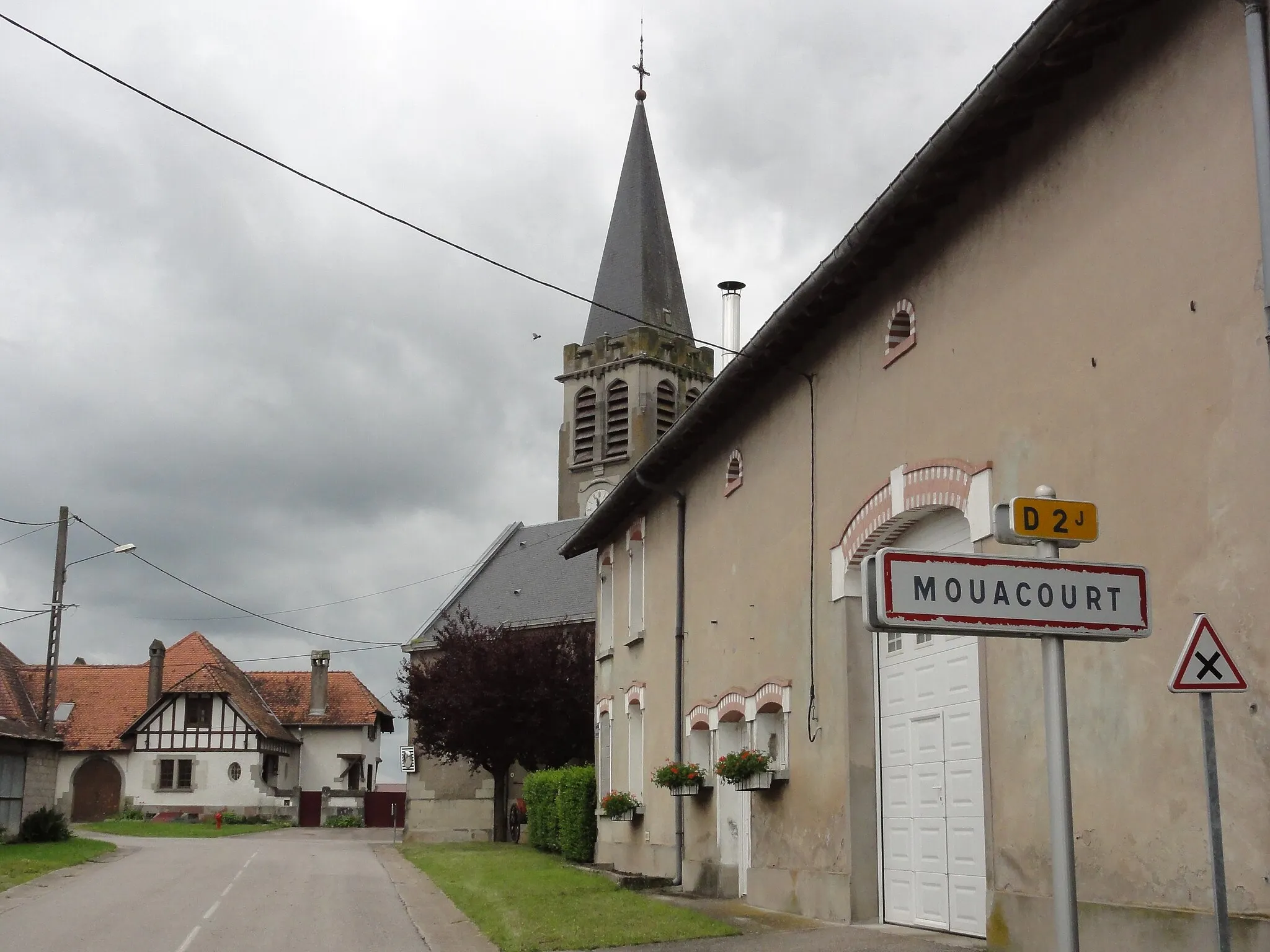 Photo showing: Mouacourt (M-et-M) city limit sign
