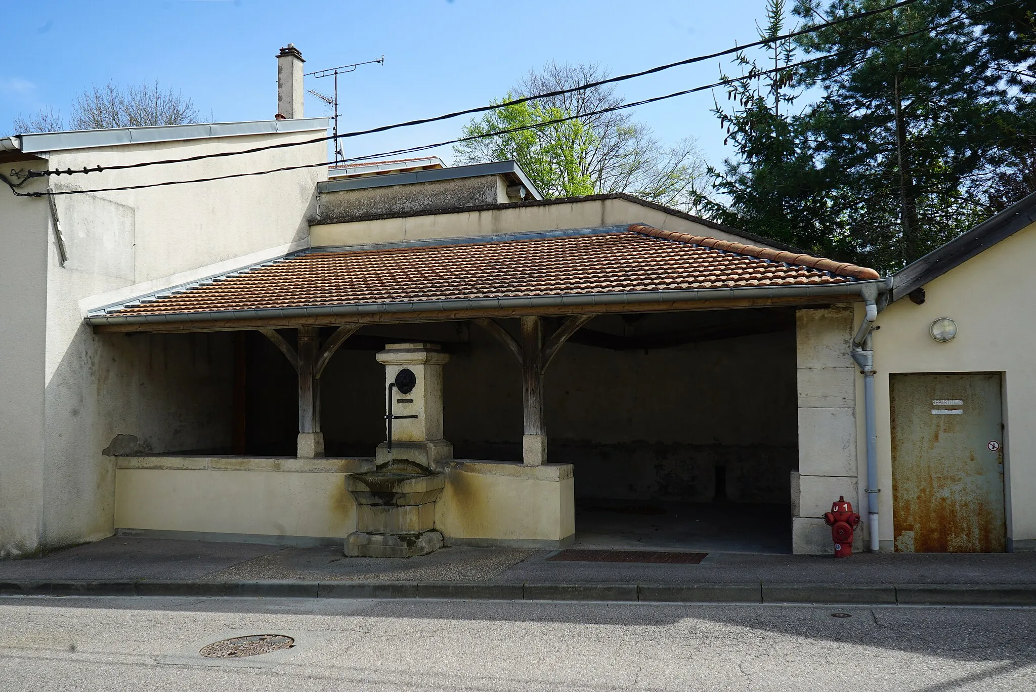 Photo showing: dans le village de Méréville.