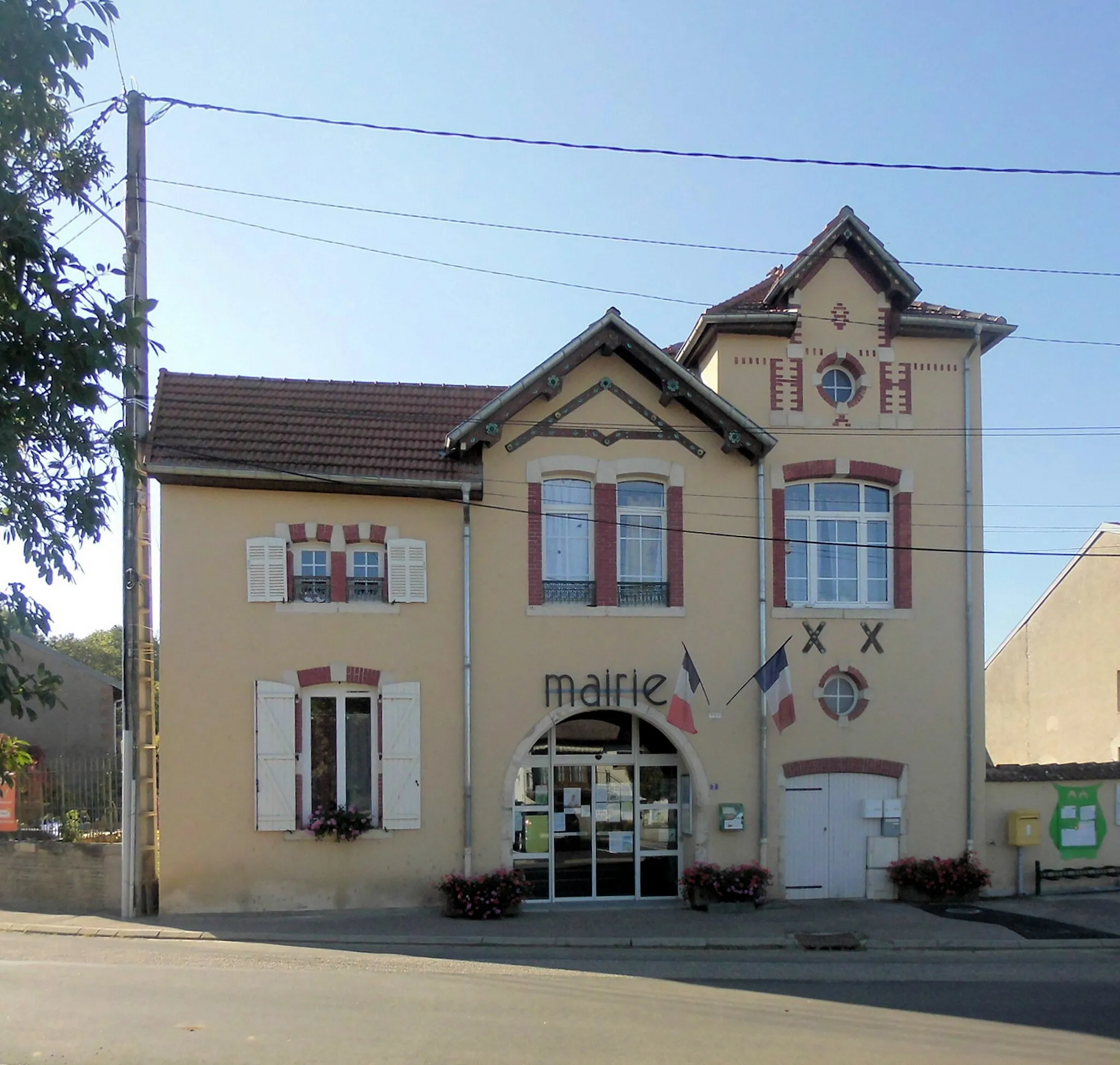 Photo showing: La mairie de Praye