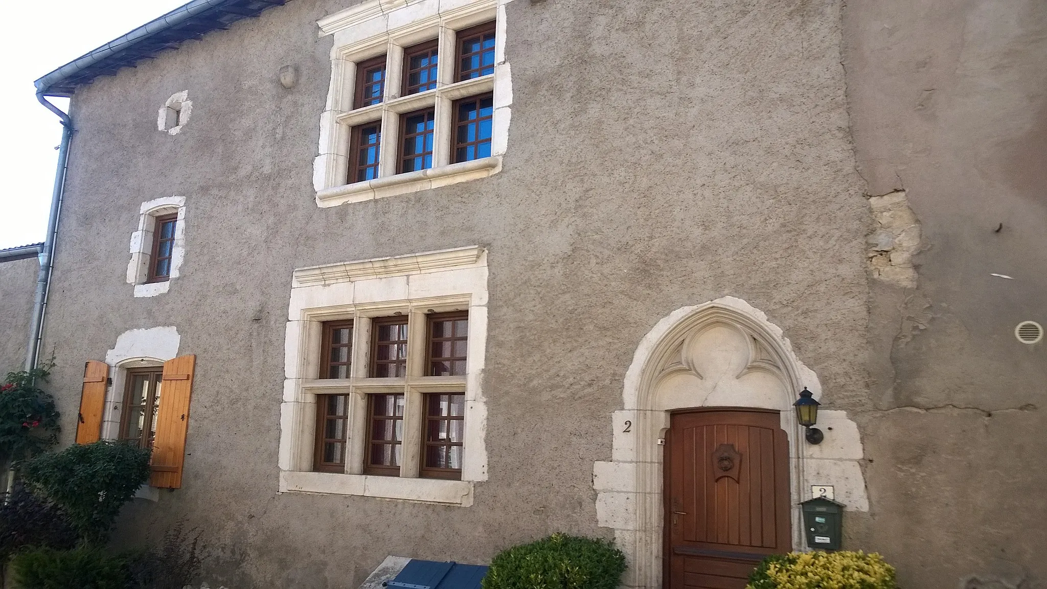 Photo showing: This building is inscrit au titre des monuments historiques de la France. It is indexed in the base Mérimée, a database of architectural heritage maintained by the French Ministry of Culture, under the reference PA00106356 .