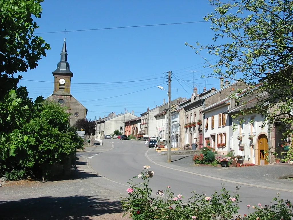Photo showing: Pexonne

Commune du canton de Badonviller
Photo personnelle du 17 juillet 2006. Copyright © Christian Amet
