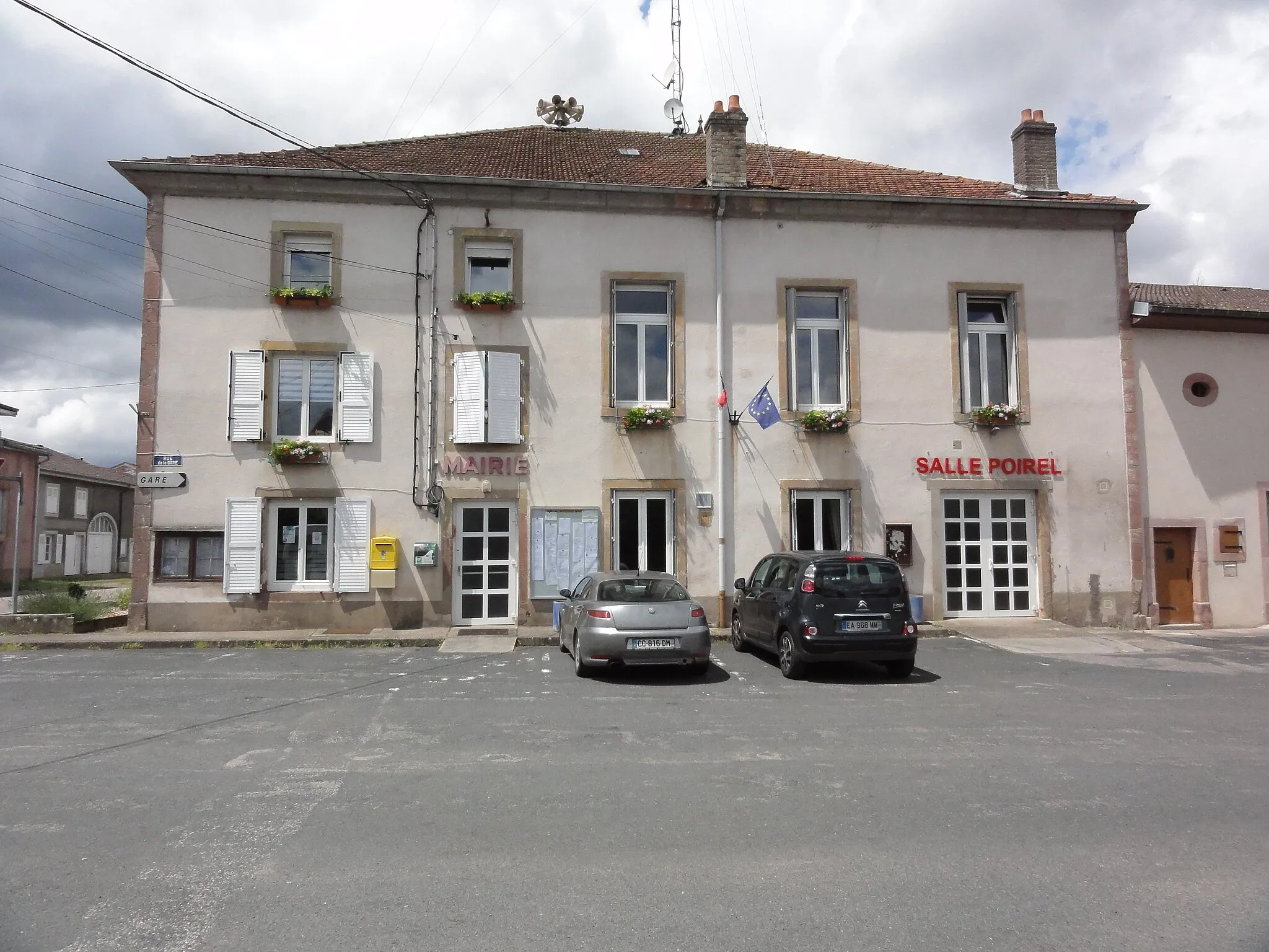 Photo showing: Thiaville-sur-Meurthe (M-et-M) mairie et salle Poirel