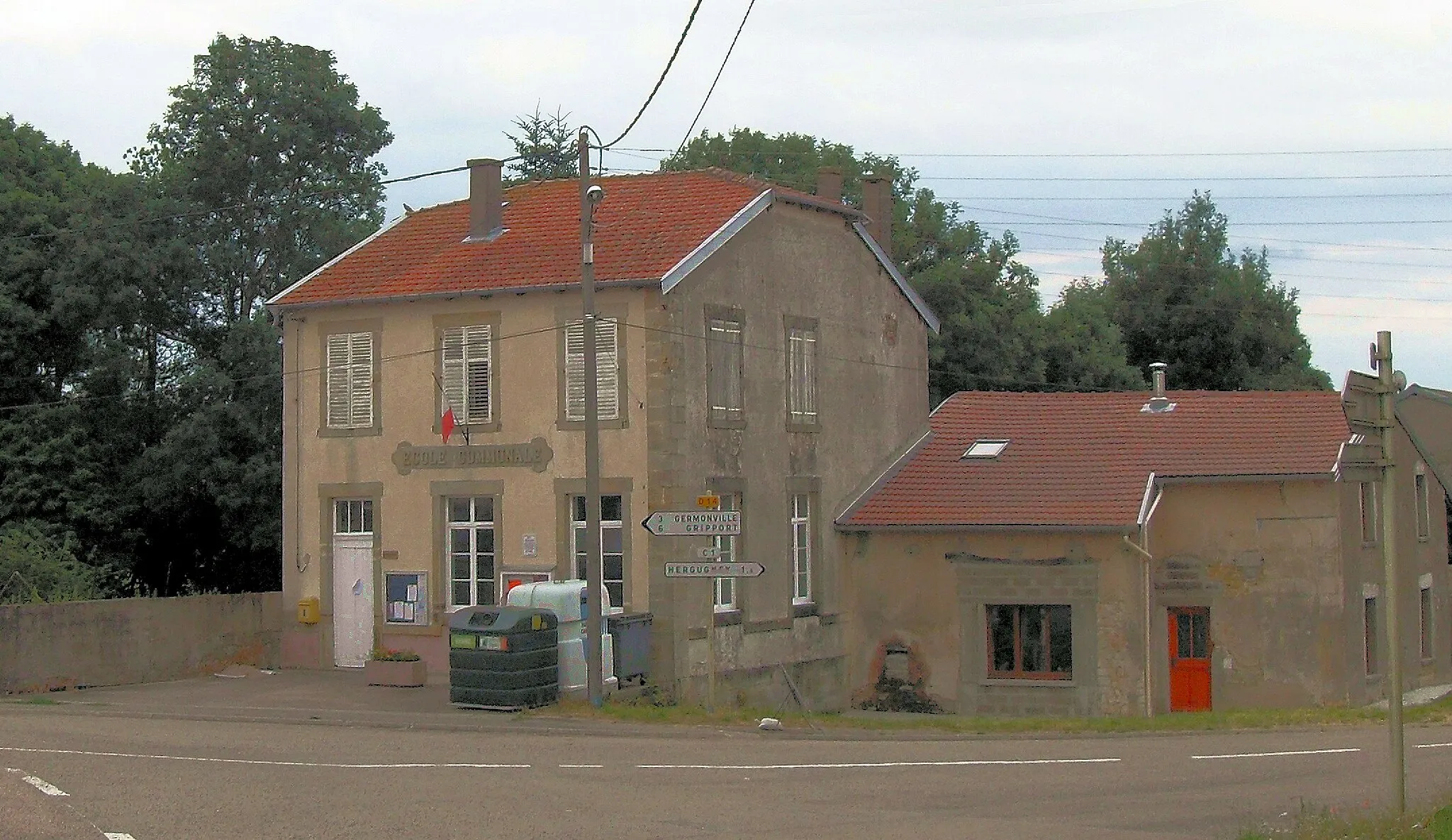 Photo showing: La mairie-école de Battexey