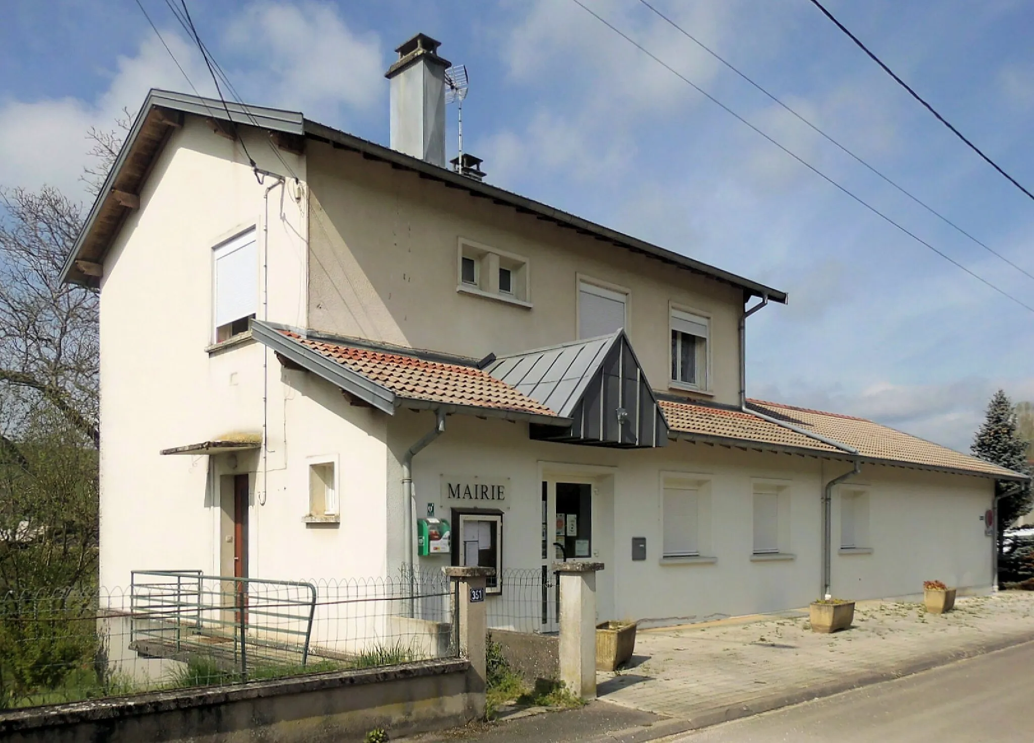 Photo showing: La mairie de Bazoilles-et-Ménil