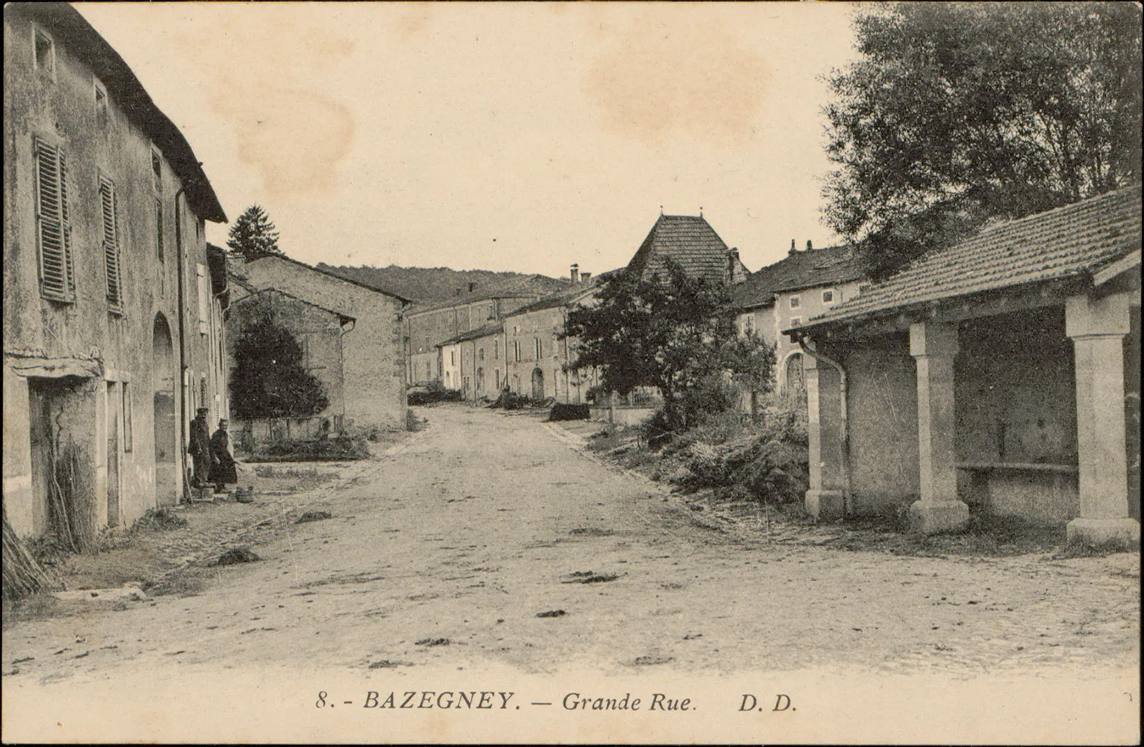 Photo showing: Carte postale n°8  Carte postale représentant la Grande Rue à Bazegney