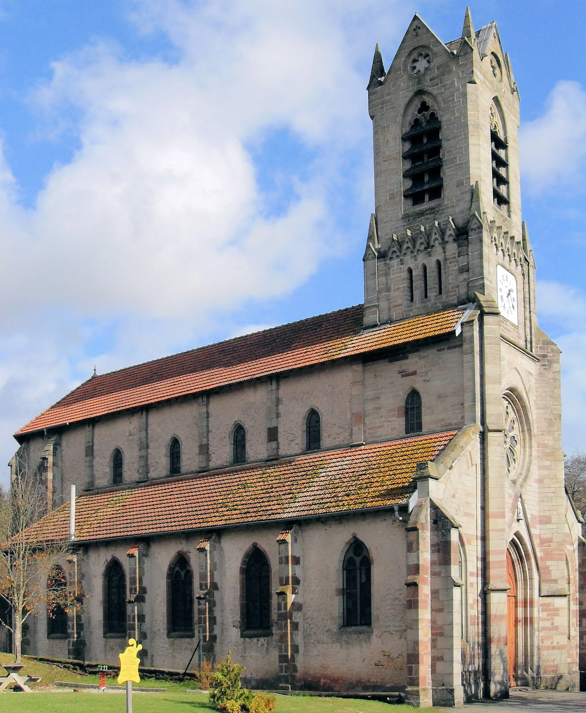 Photo showing: L'église Saints-Faust-et-Jovin à Belmont-lès-Darney, côté ouest