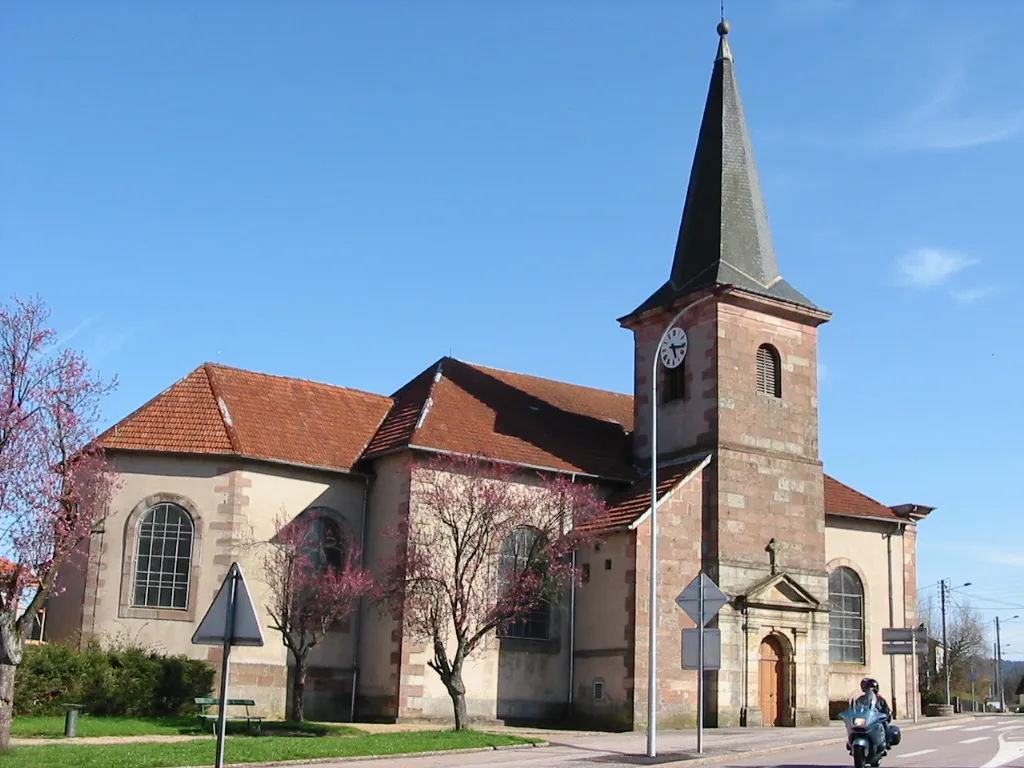 Photo showing: Brouvelieures

Commune des Vosges
L'église Sainte-Croix
Photographie personnelle, prise le 23 avril 2006
Copyright © Christian Amet