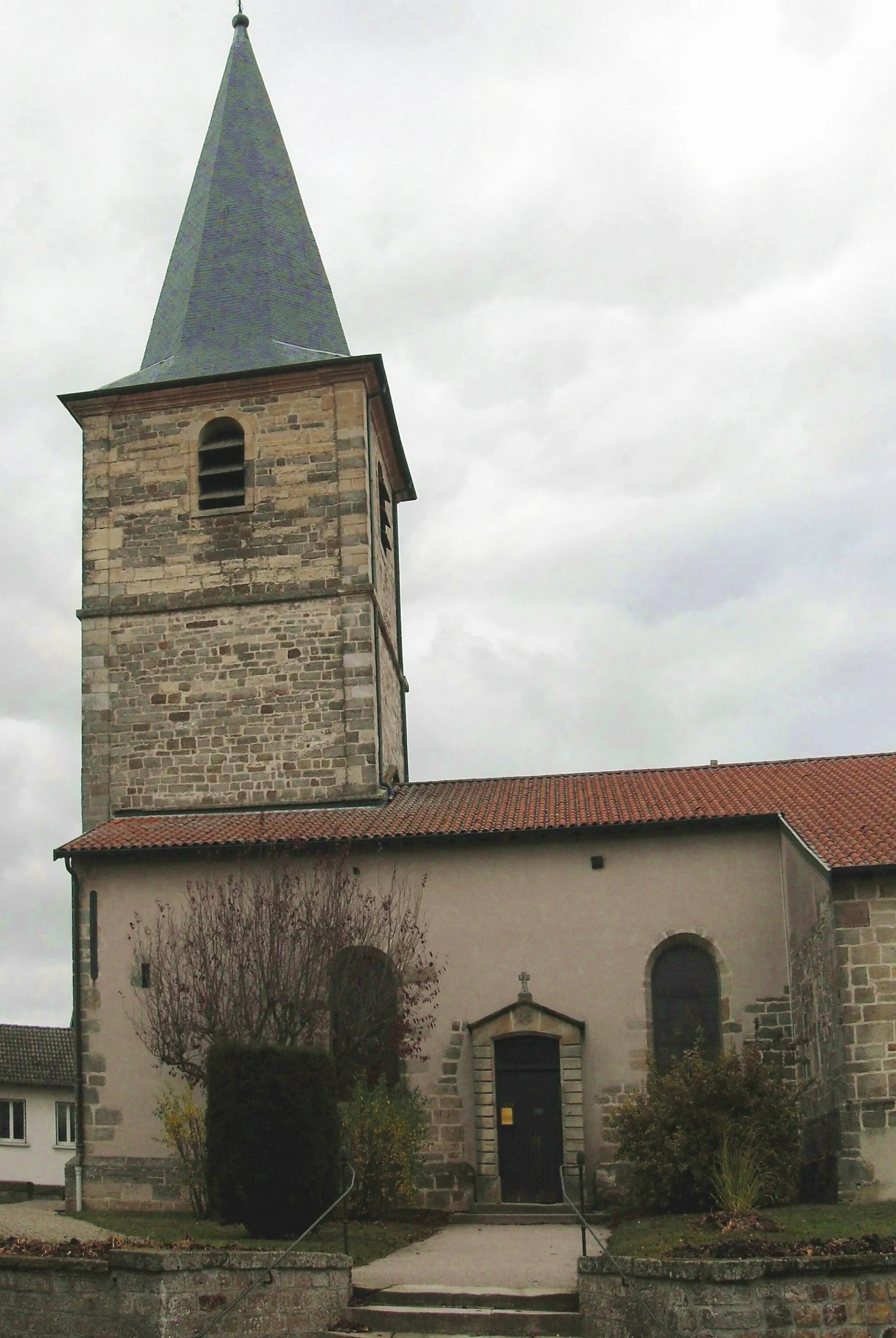 Photo showing: L'église Saints-Pierre-et-Paul à Bulgnéville, côté sud