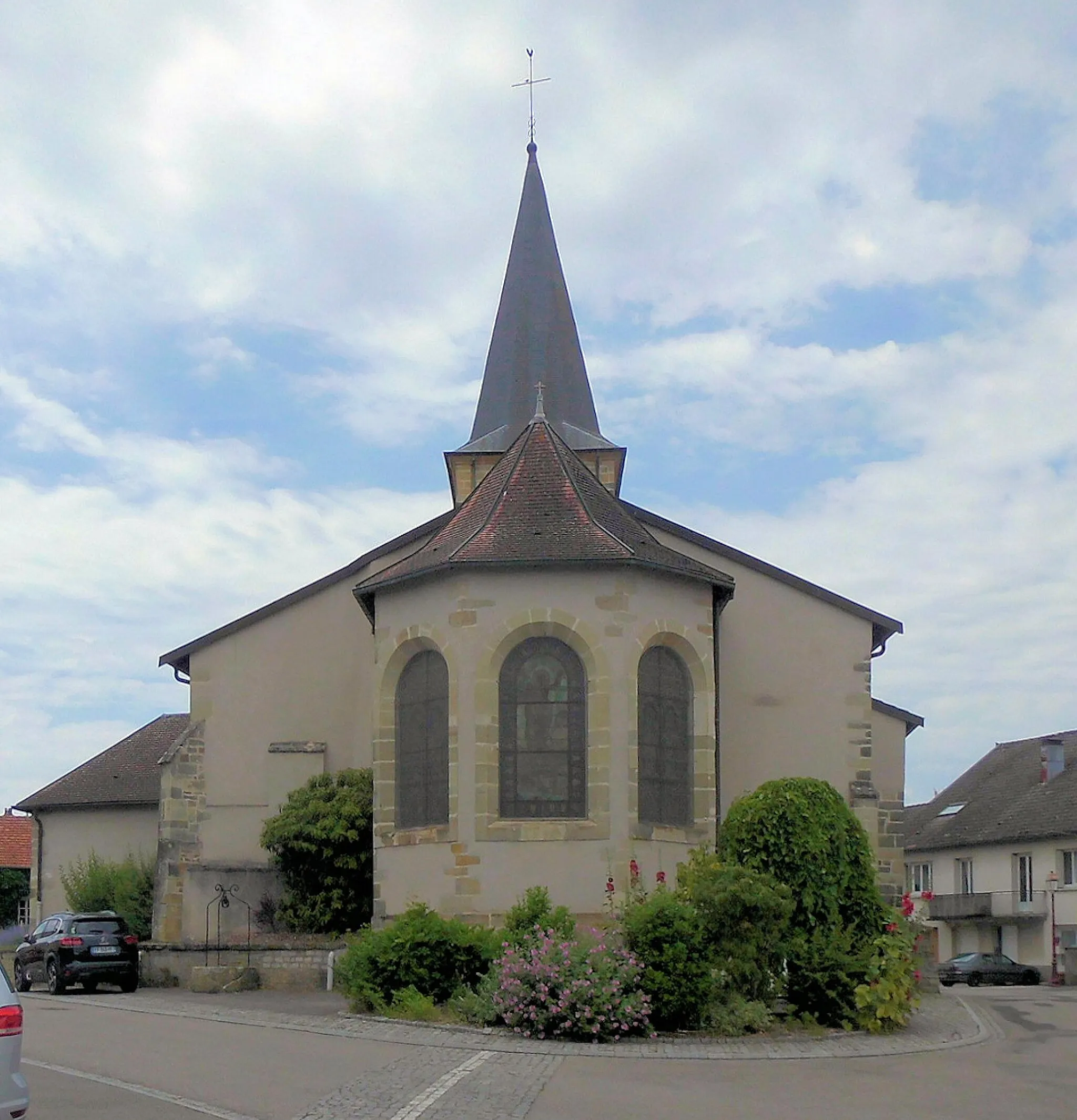 Photo showing: L'église Saints-Pierre-et-Paul à Bulgnéville, côté est