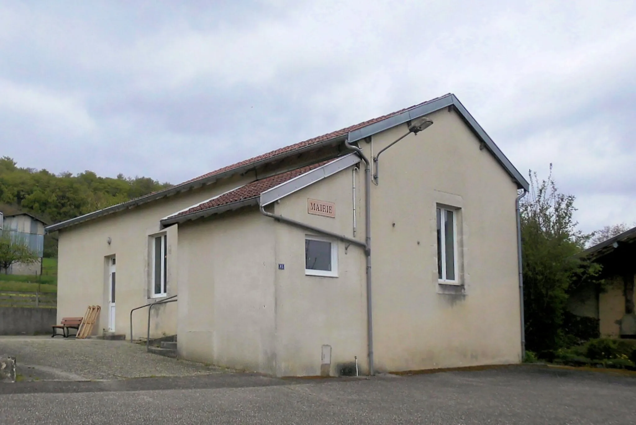 Photo showing: La mairie de Courcelles-sous-Châtenois