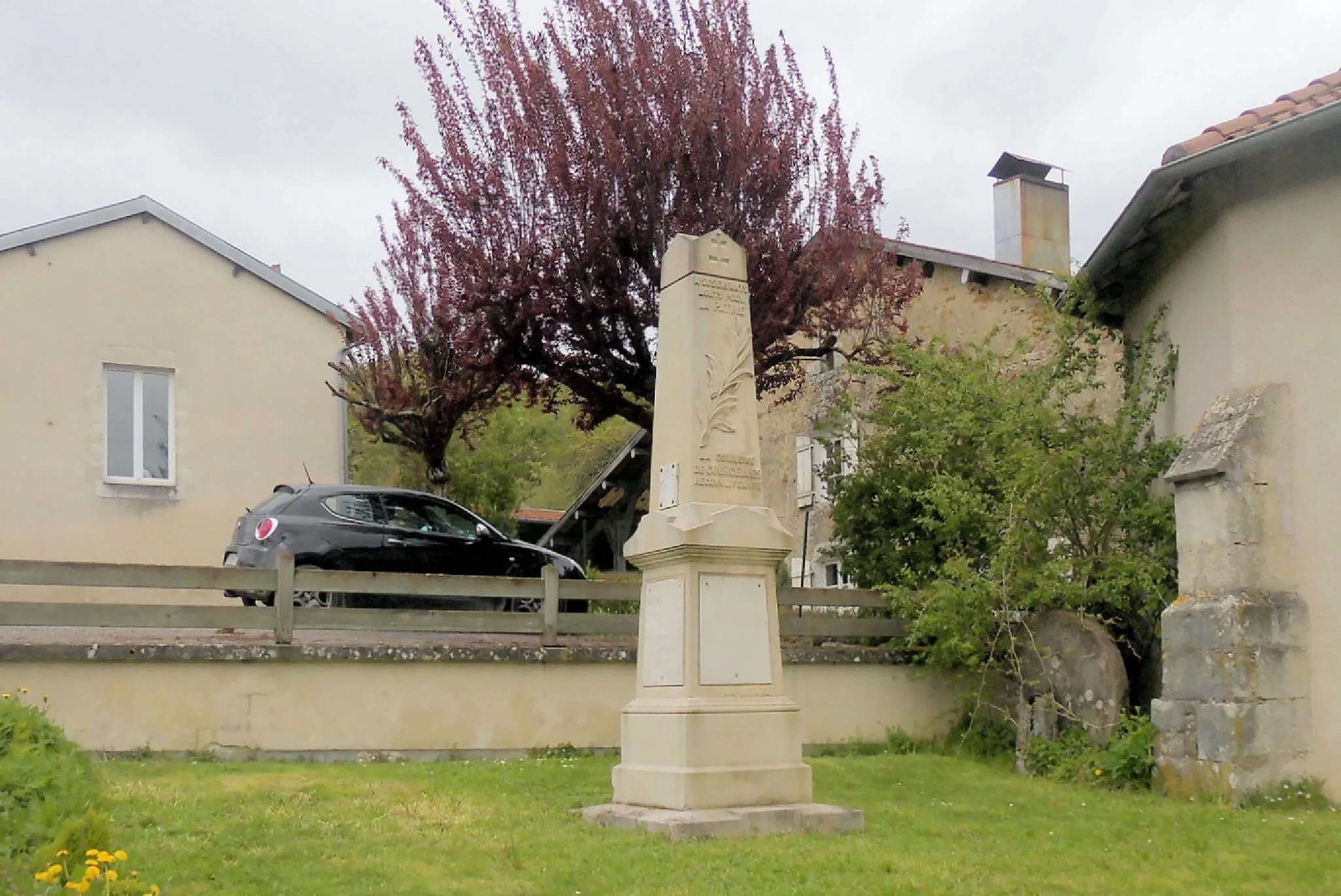 Photo showing: Le monument aux morts à Courcelles-sous-Châtenois