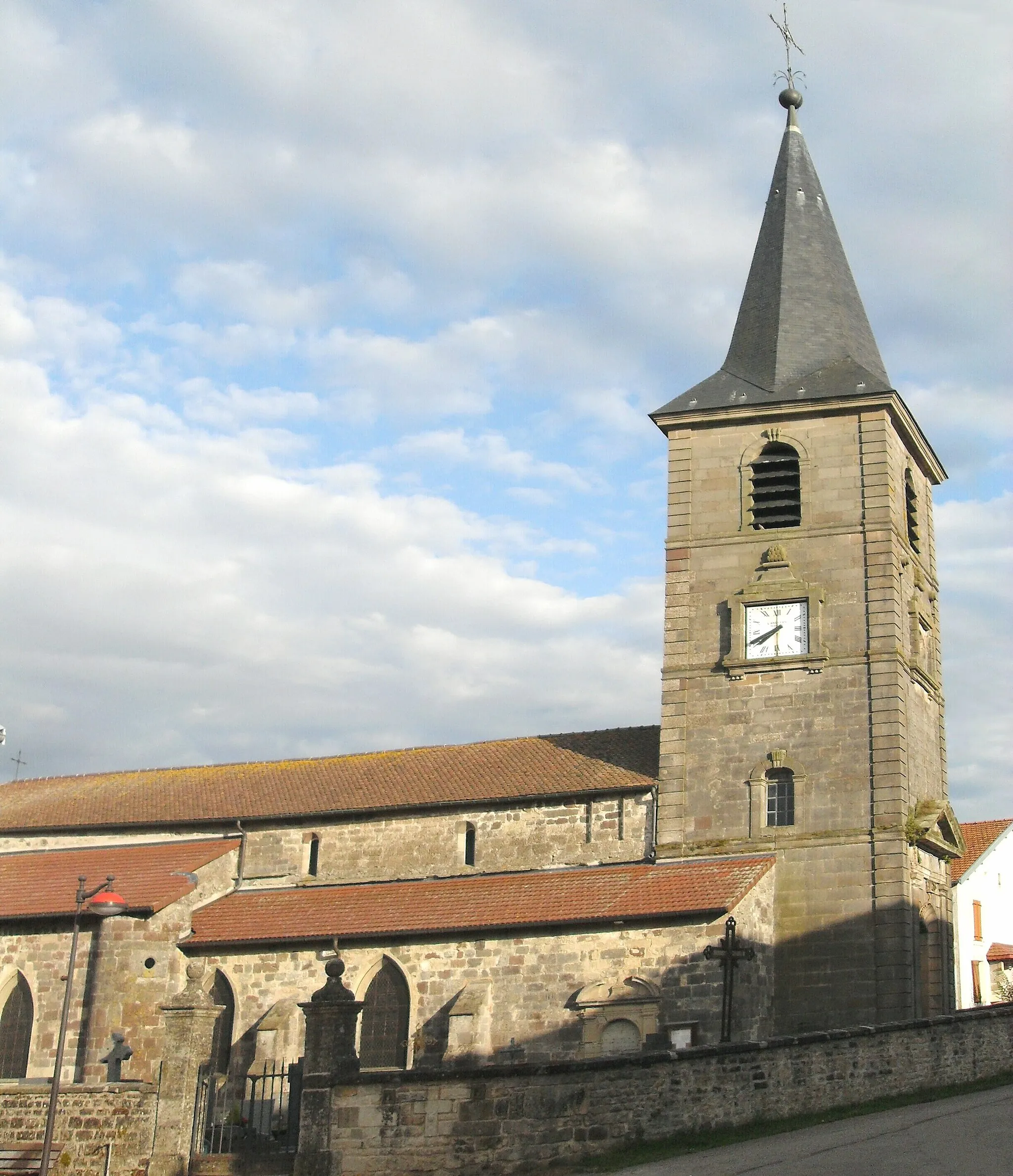 Photo showing: L'église fortifiée Saint-Brice à Dombrot-le-Sec