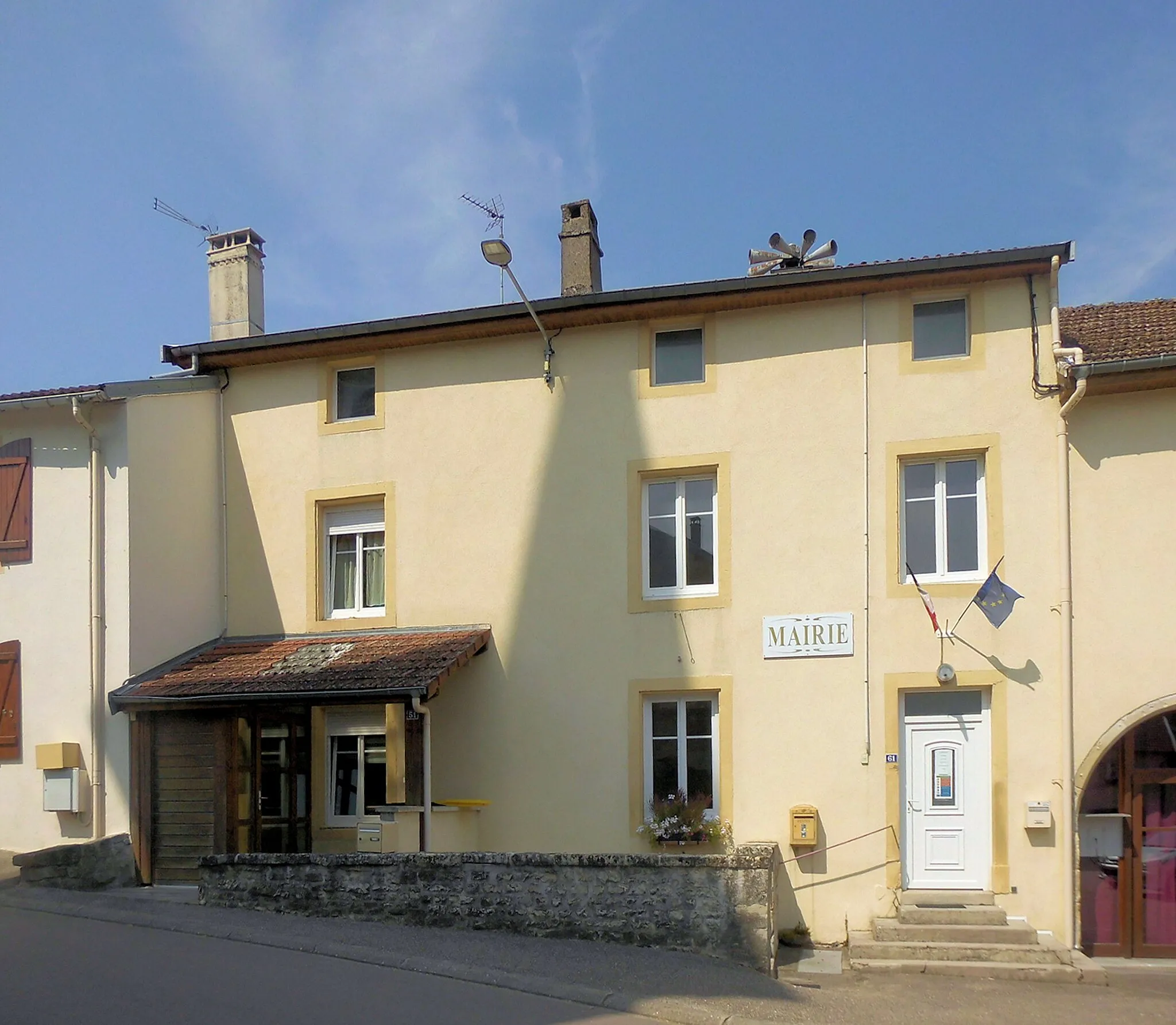 Photo showing: La mairie de Domjulien