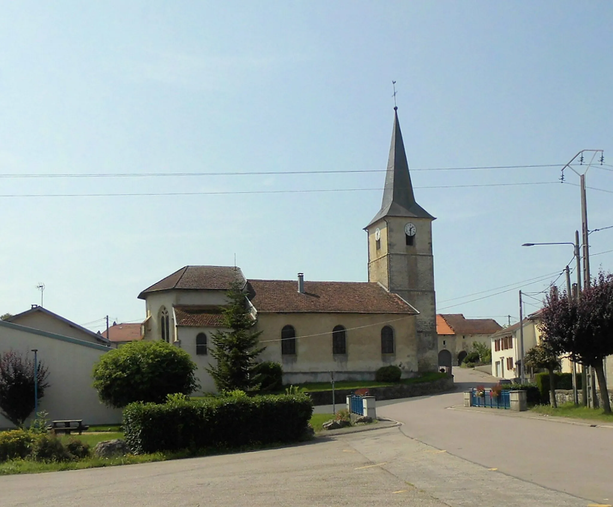 Photo showing: L'église Saint-Julien de Domjulien, côté est