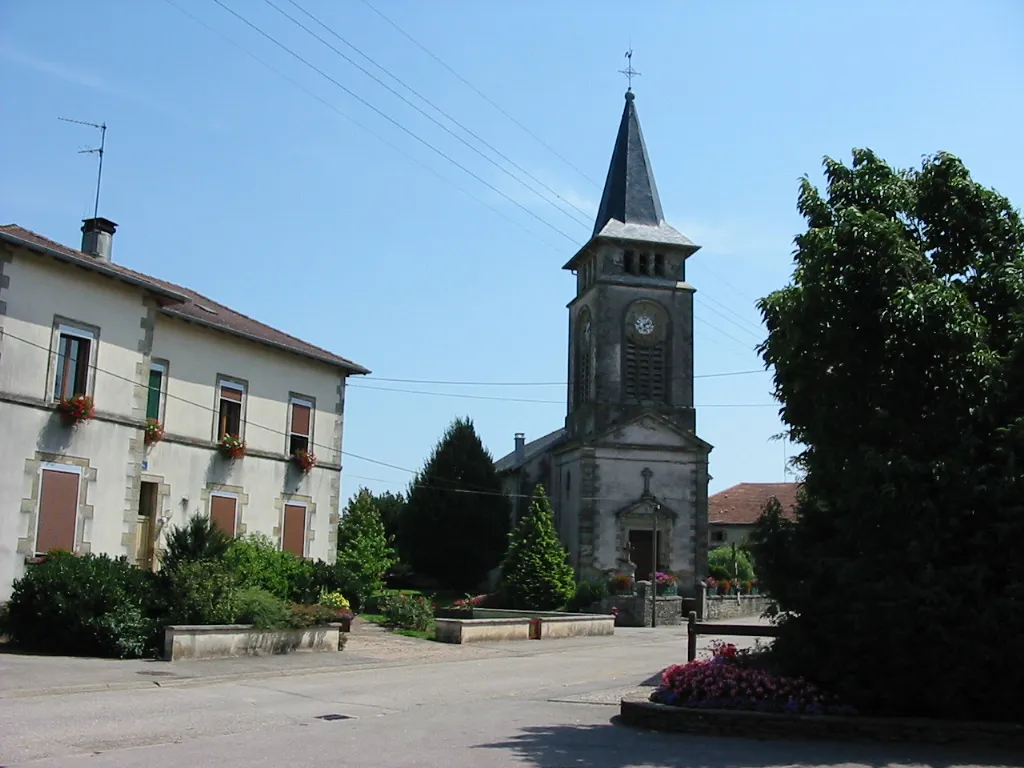 Photo showing: Doncières, commune des Vosges : mairie et église