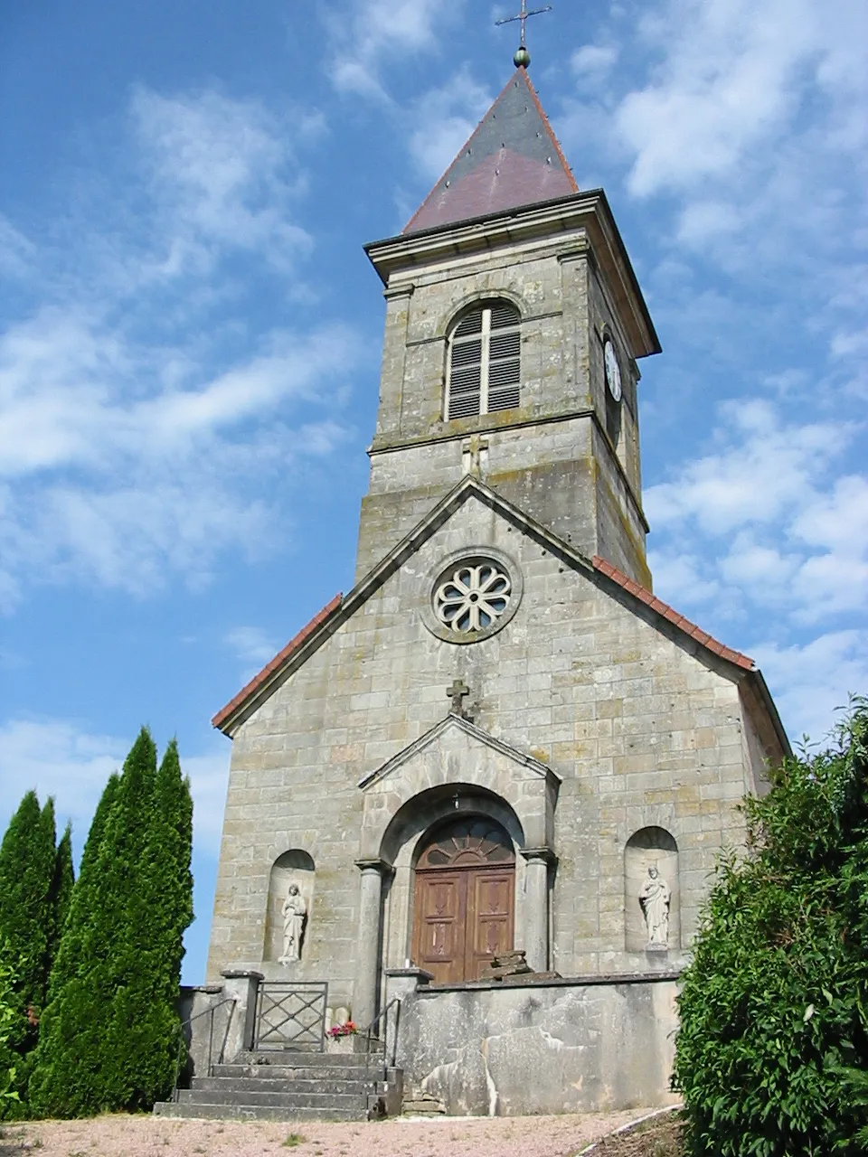 Photo showing: Fremifontaine, commune des Vosges. L'église paroissiale Saint-Pierre-ès-Liens.