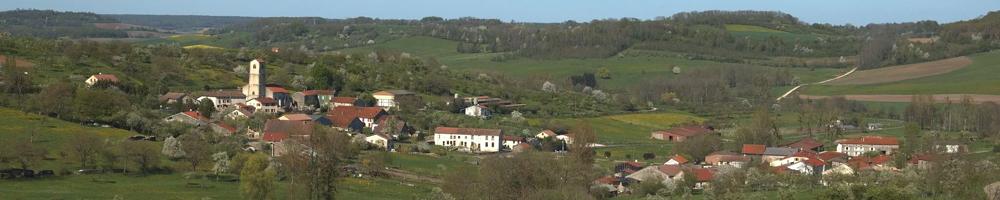 Photo showing: Gugney-aux-Aulx - Vue panoramique depuis "La Chapelle" CD 10 Châtel-sur-Moselle - Mirecourt