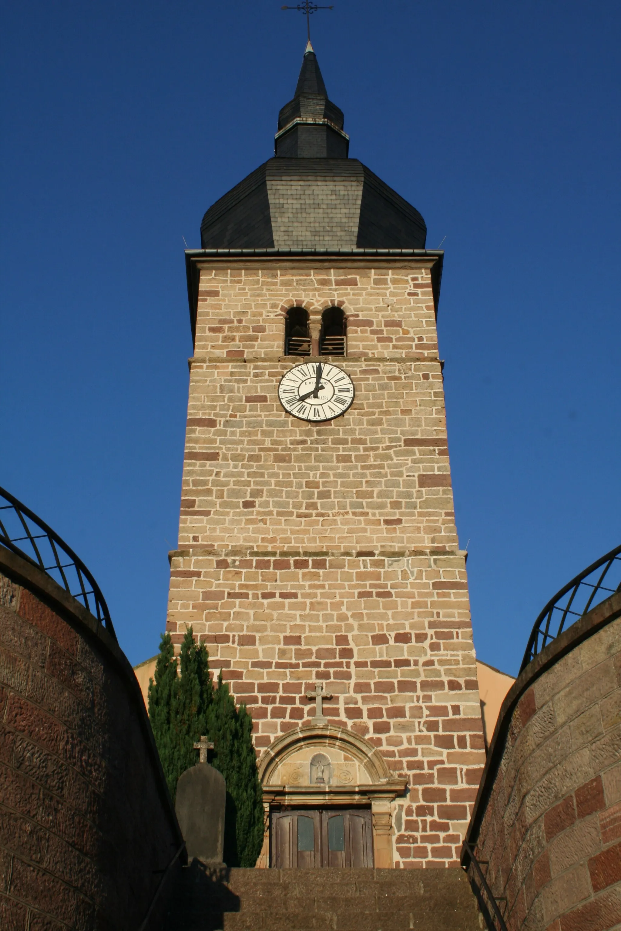 Photo showing: Clocher-porche de l'église d'Housseras (Vosges)