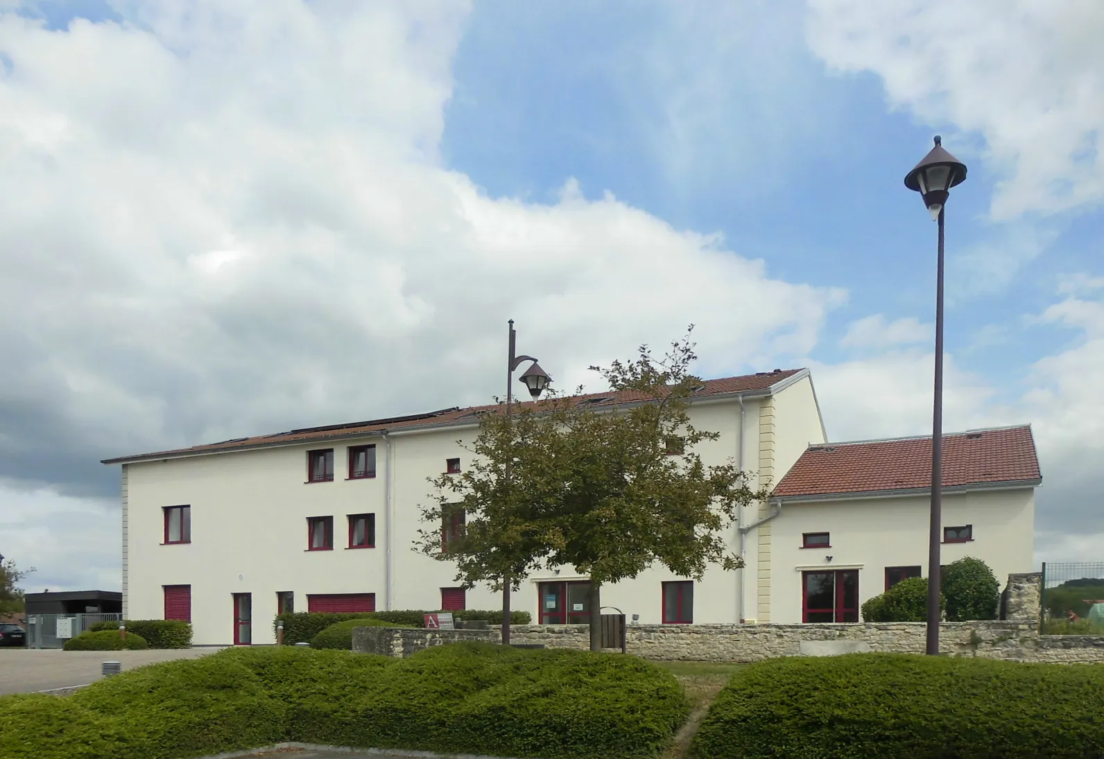 Photo showing: La mairie-école d'Haréville