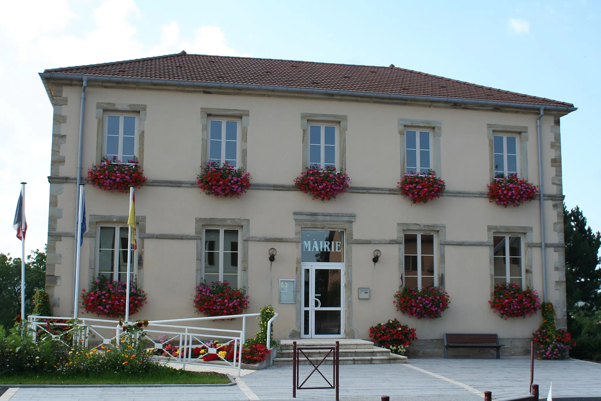 Photo showing: Mairie de Jeanménil (Vosges)
