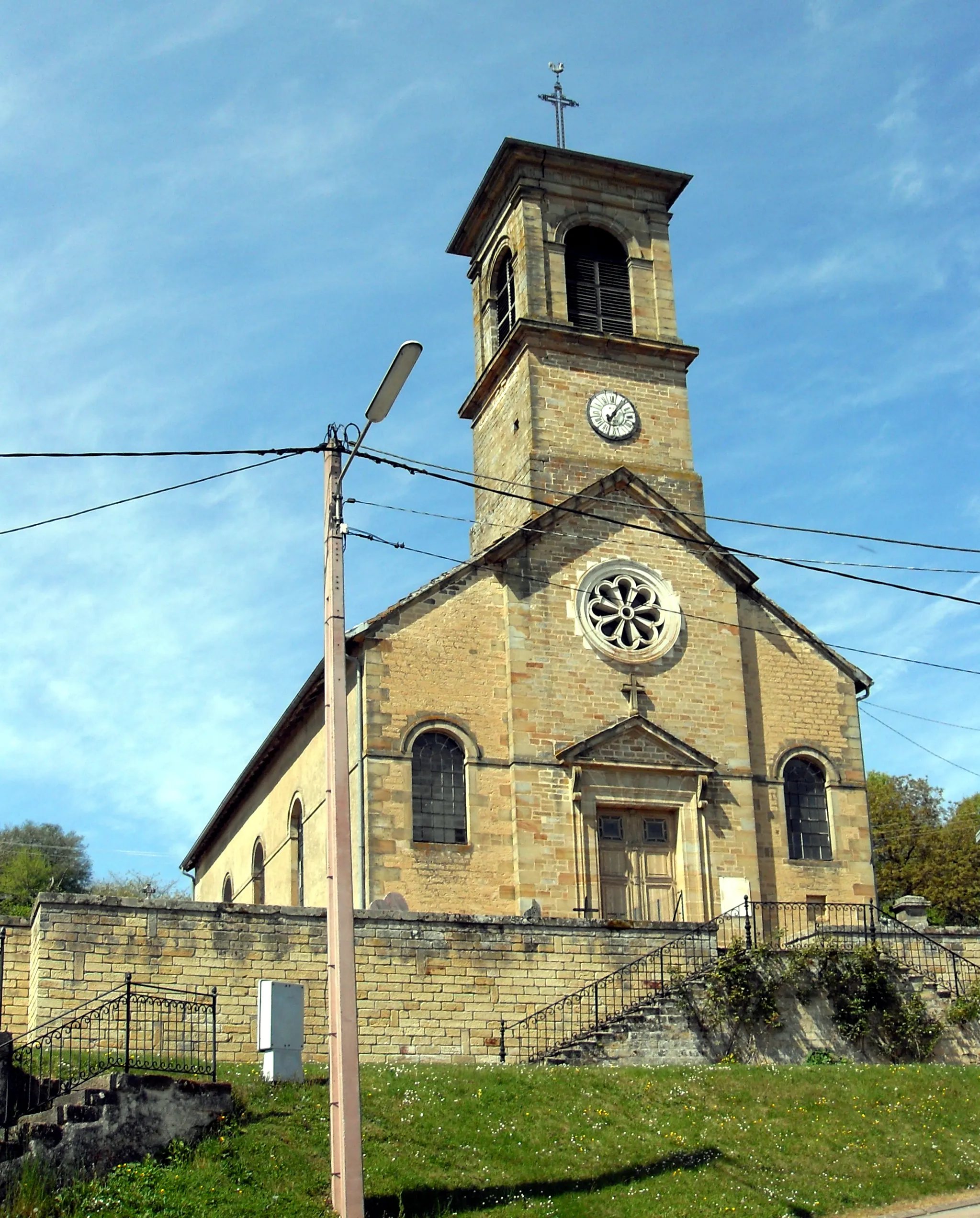 Photo showing: Kirche Mariä Geburt in La Vacheresse, Gemeinde La Vacheresse-et-la-Rouillie