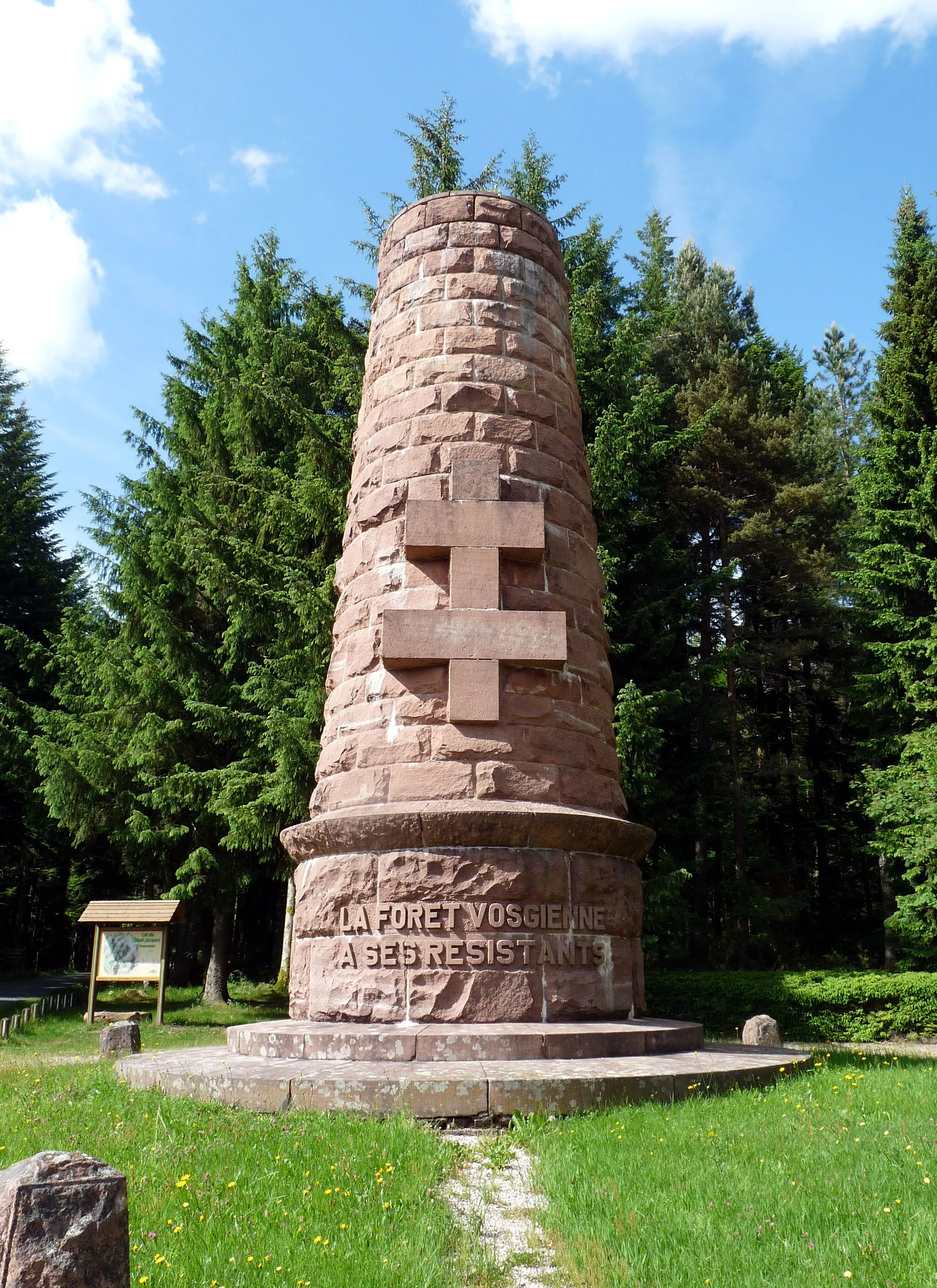 Photo showing: Monument dédié à la Résistance (Col du Haut Jacques)