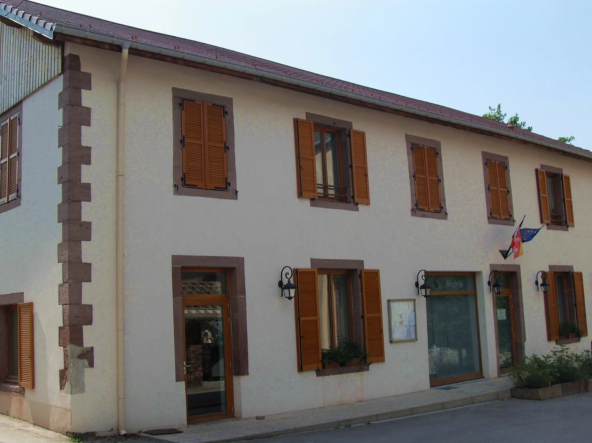 Photo showing: La mairie de Mortagne