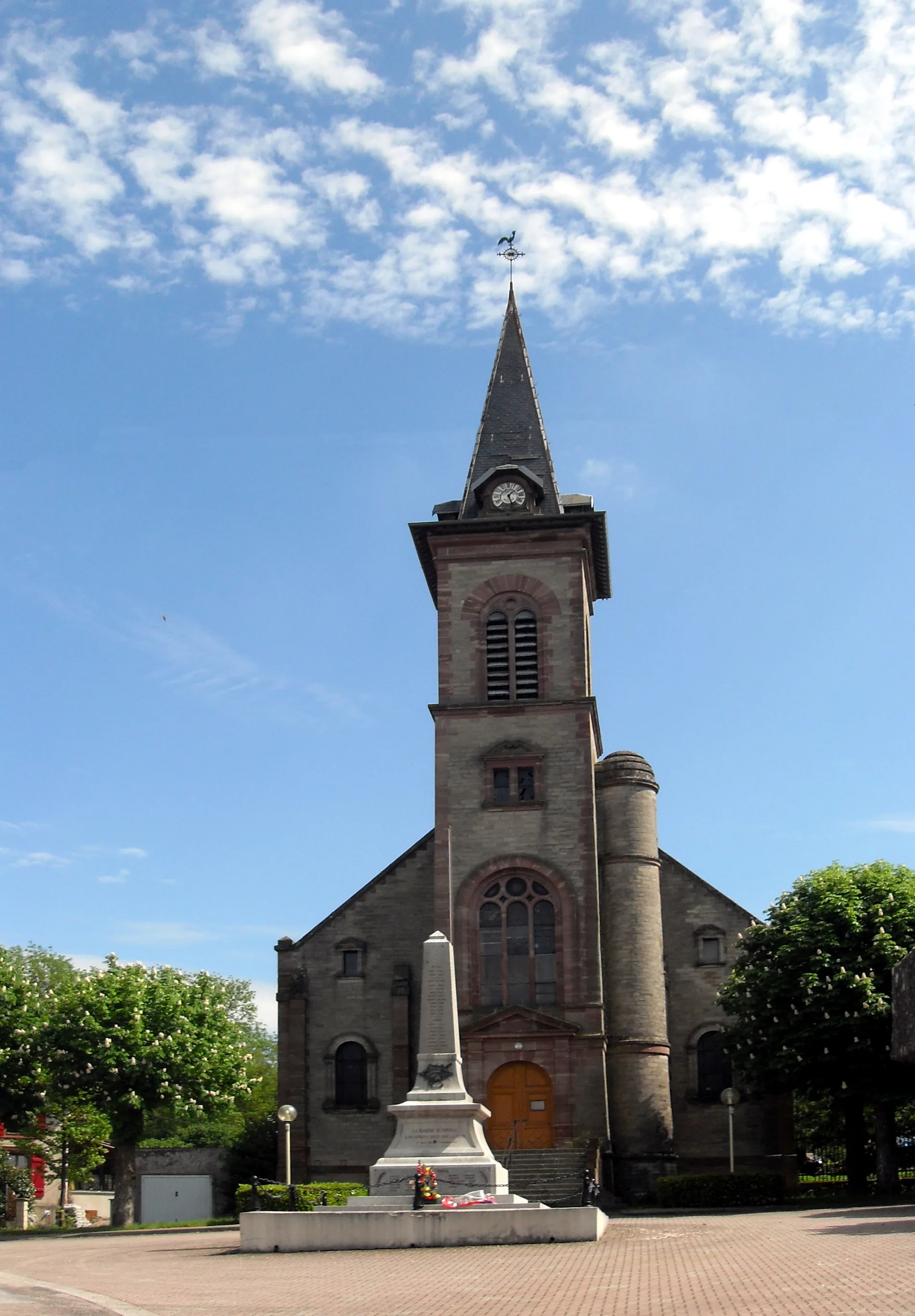 Photo showing: L'église Saint-Laurent de La Verrière, commune de Portieux, côté nord