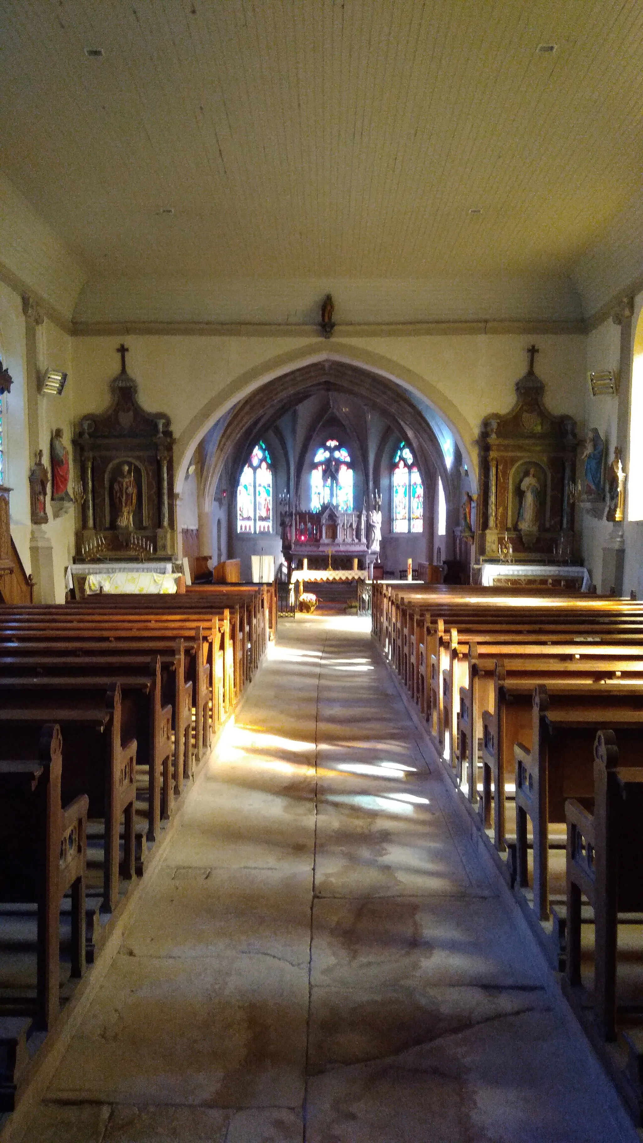 Photo showing: Intérieur de l'église Saint-Martin à Rouvres-la-Chétive