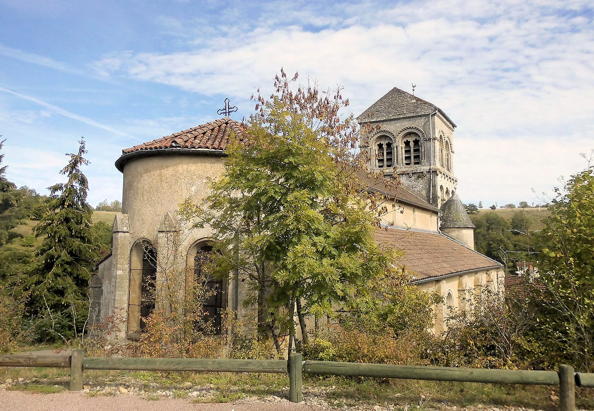 Photo showing: L'église Saint-Rémy à Rollainville, côté sud-ouest