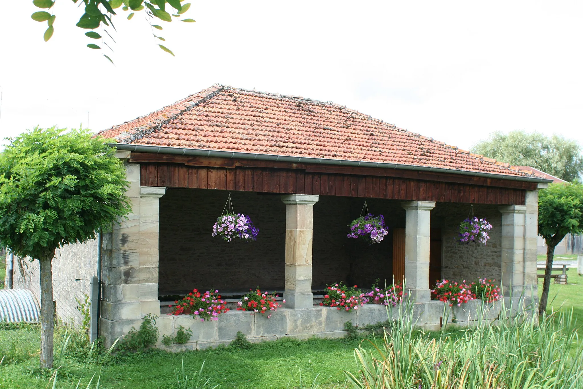 Photo showing: Lavoir de Saint-Maurice-sur-Mortagne (Vosges)