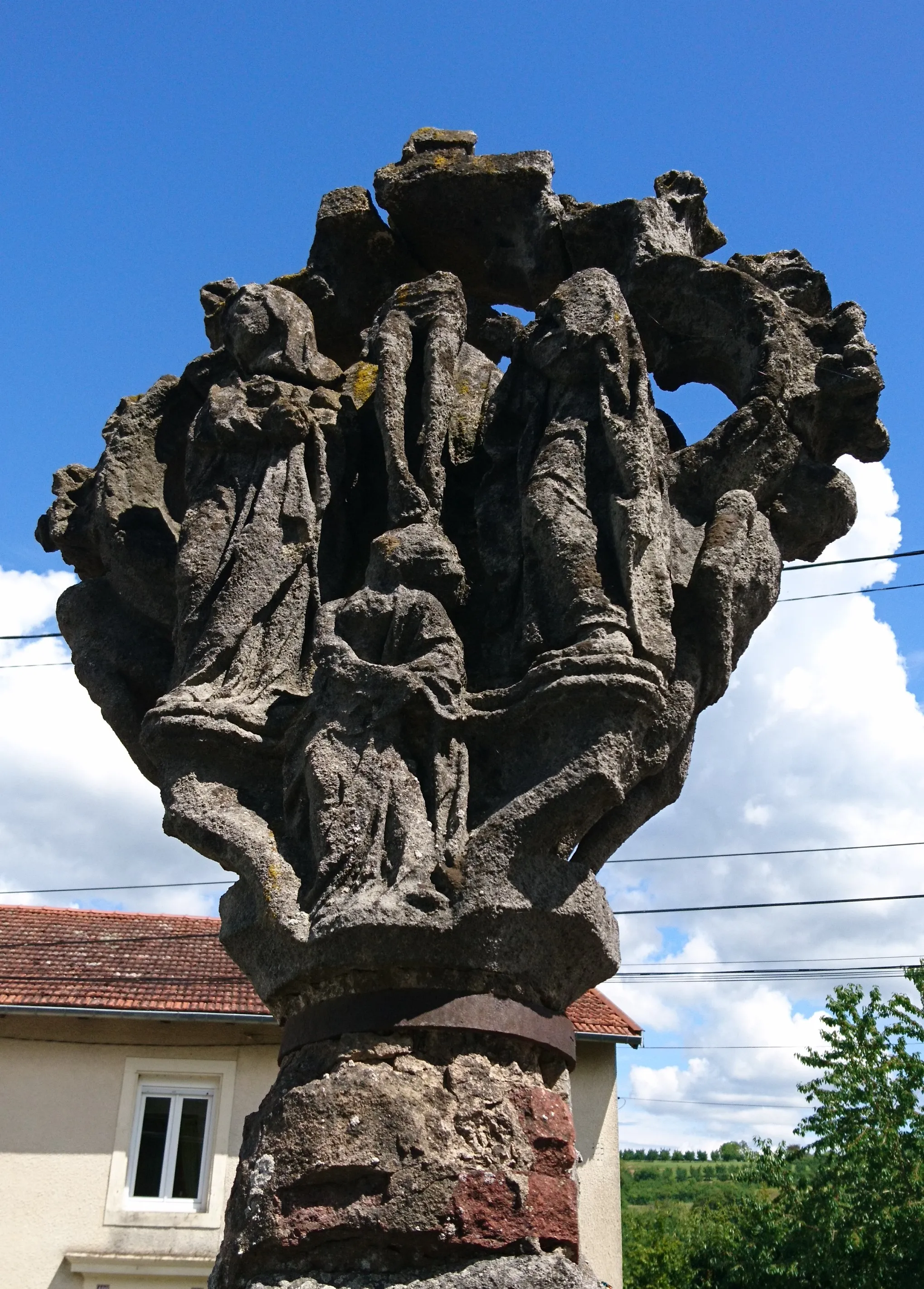 Photo showing: Calvaire, côté Christ en croix à Evaux-et-Menil (88)