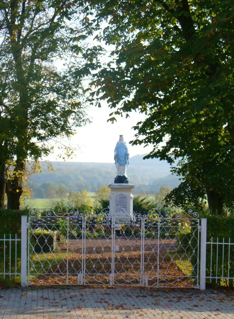 Photo showing: Vue de la statue de Notre-Dame d'Altviller (Moselle)