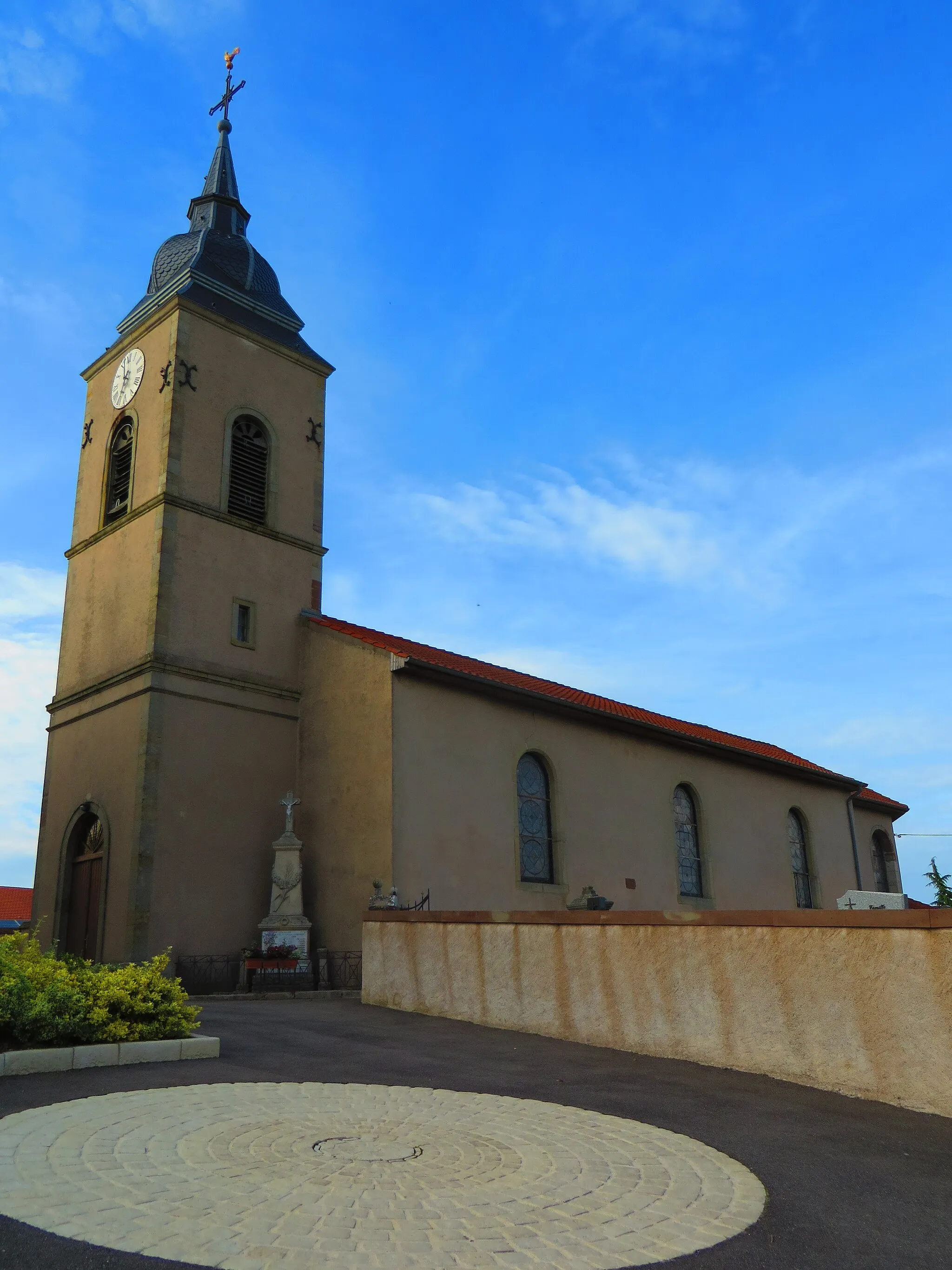 Photo showing: Azoudange eglise