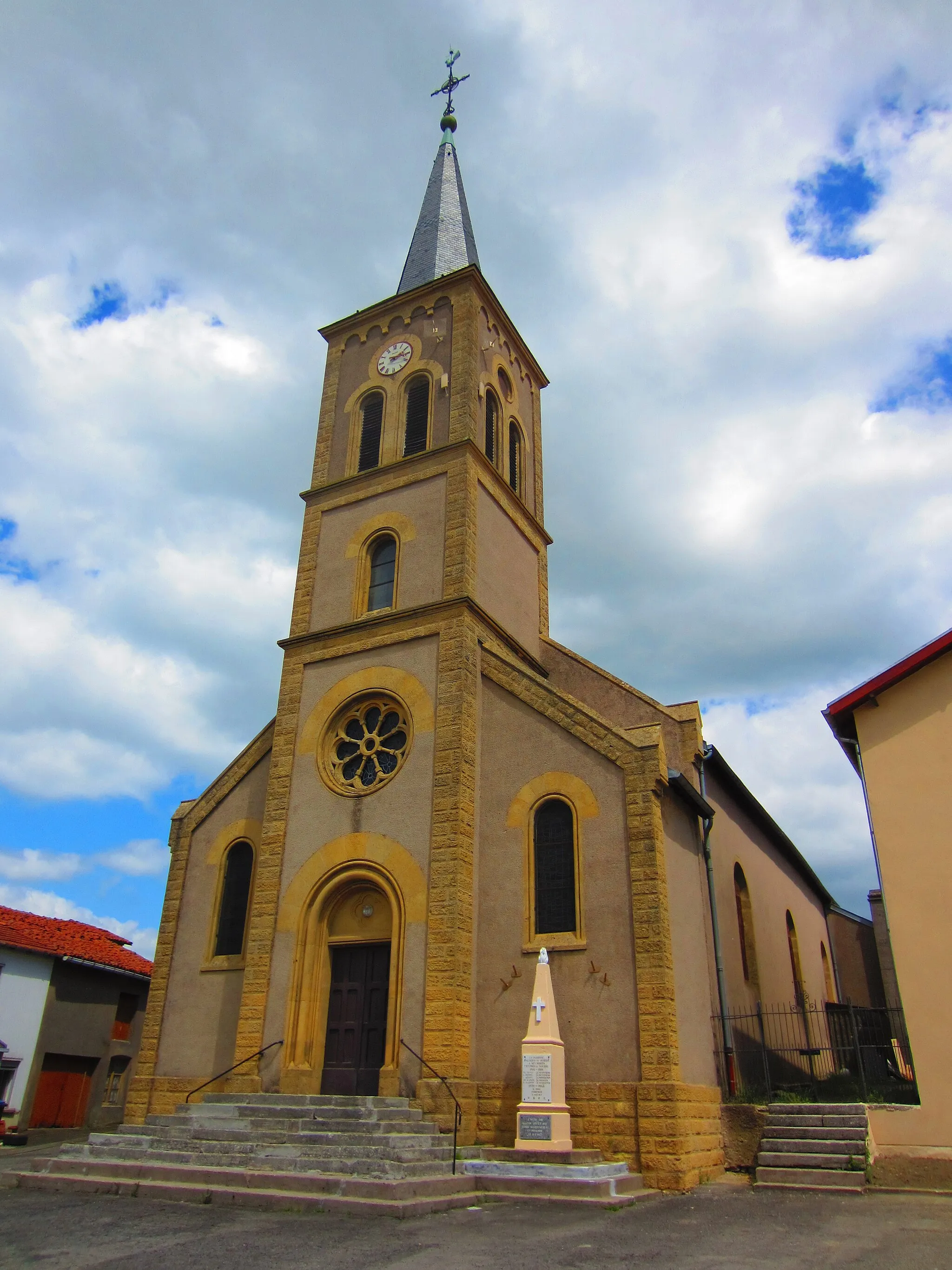Photo showing: Altroff church