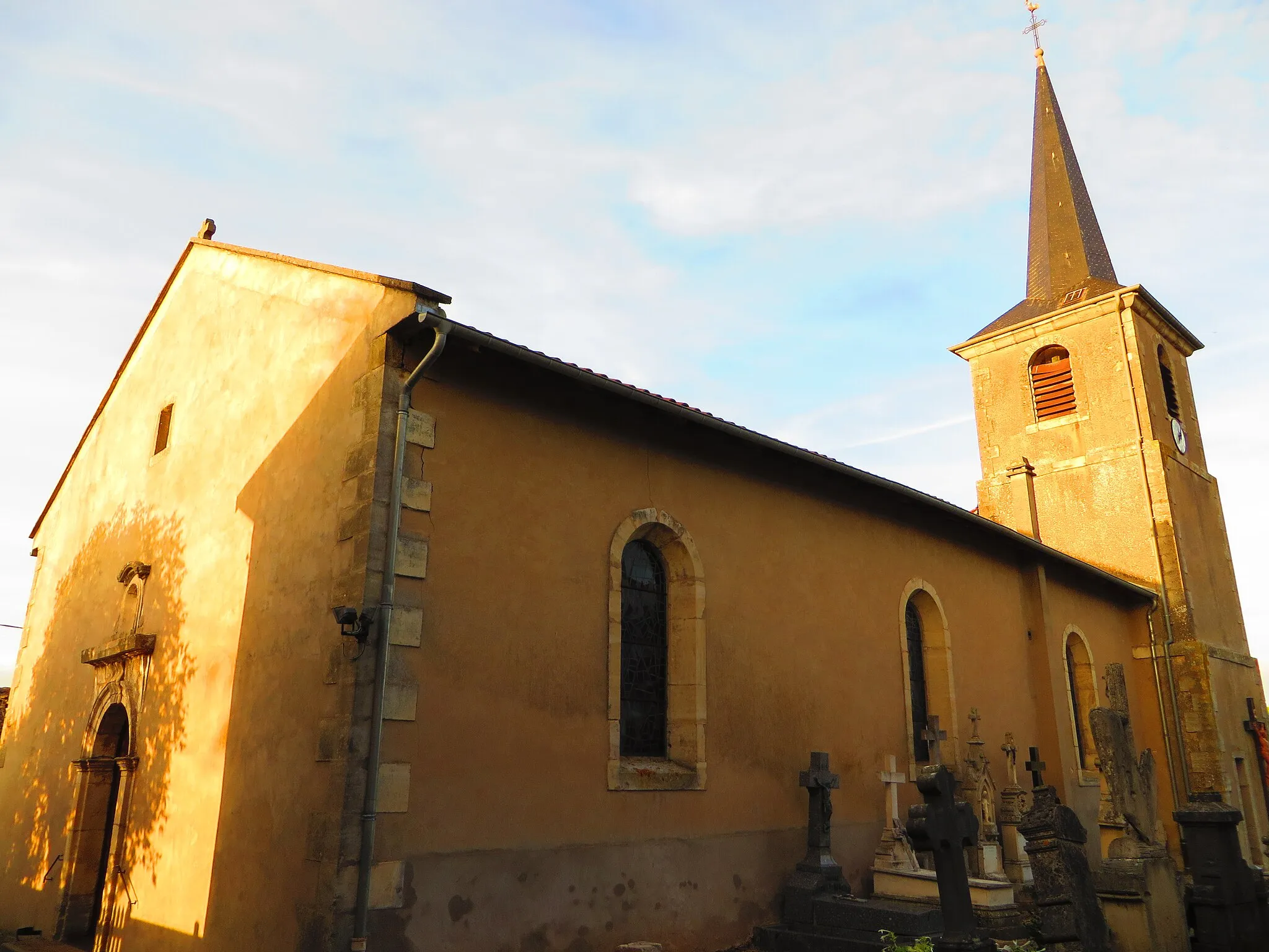 Photo showing: Conthil l'église Saint-Alexis