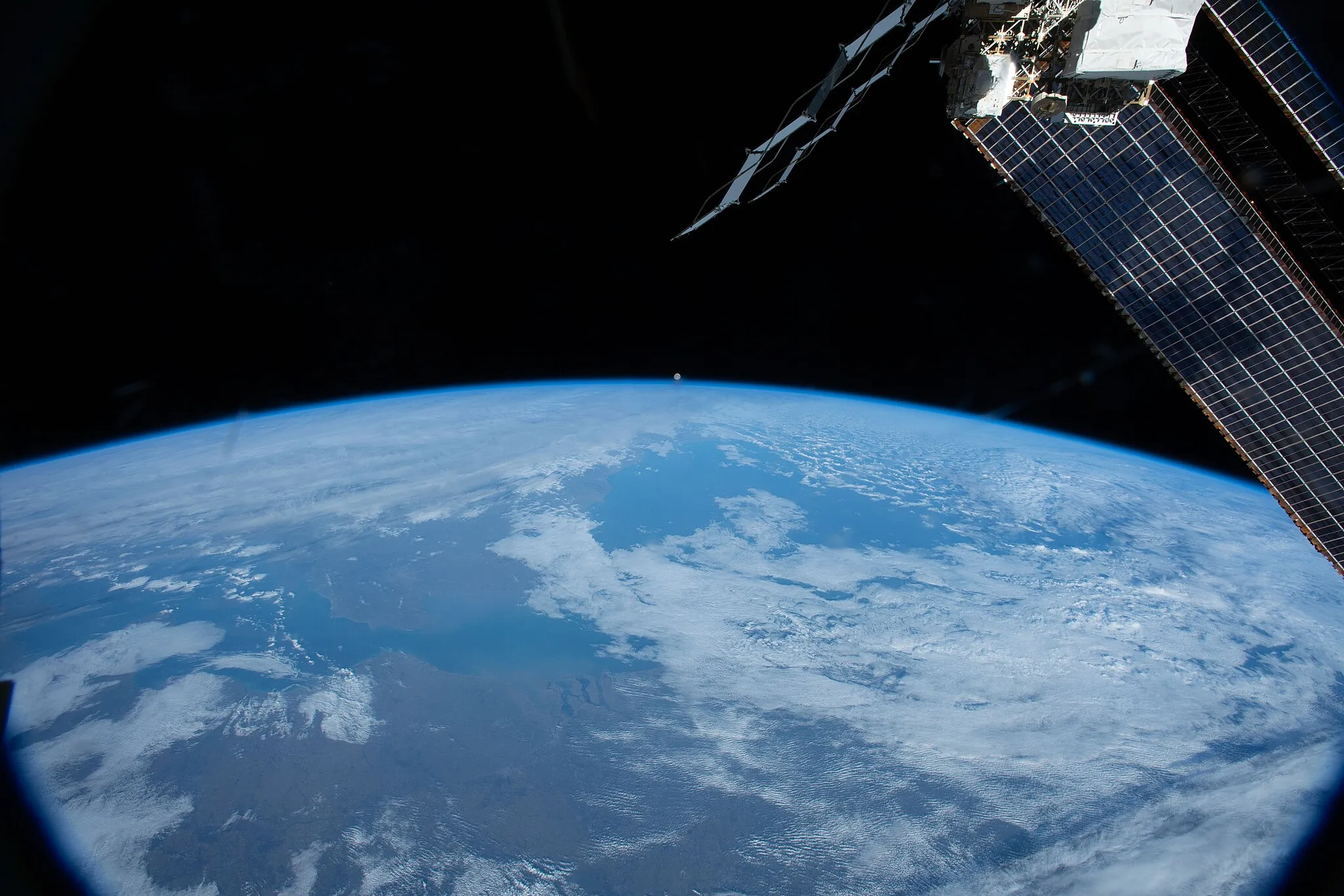 Photo showing: View of Earth taken during ISS Expedition 58.