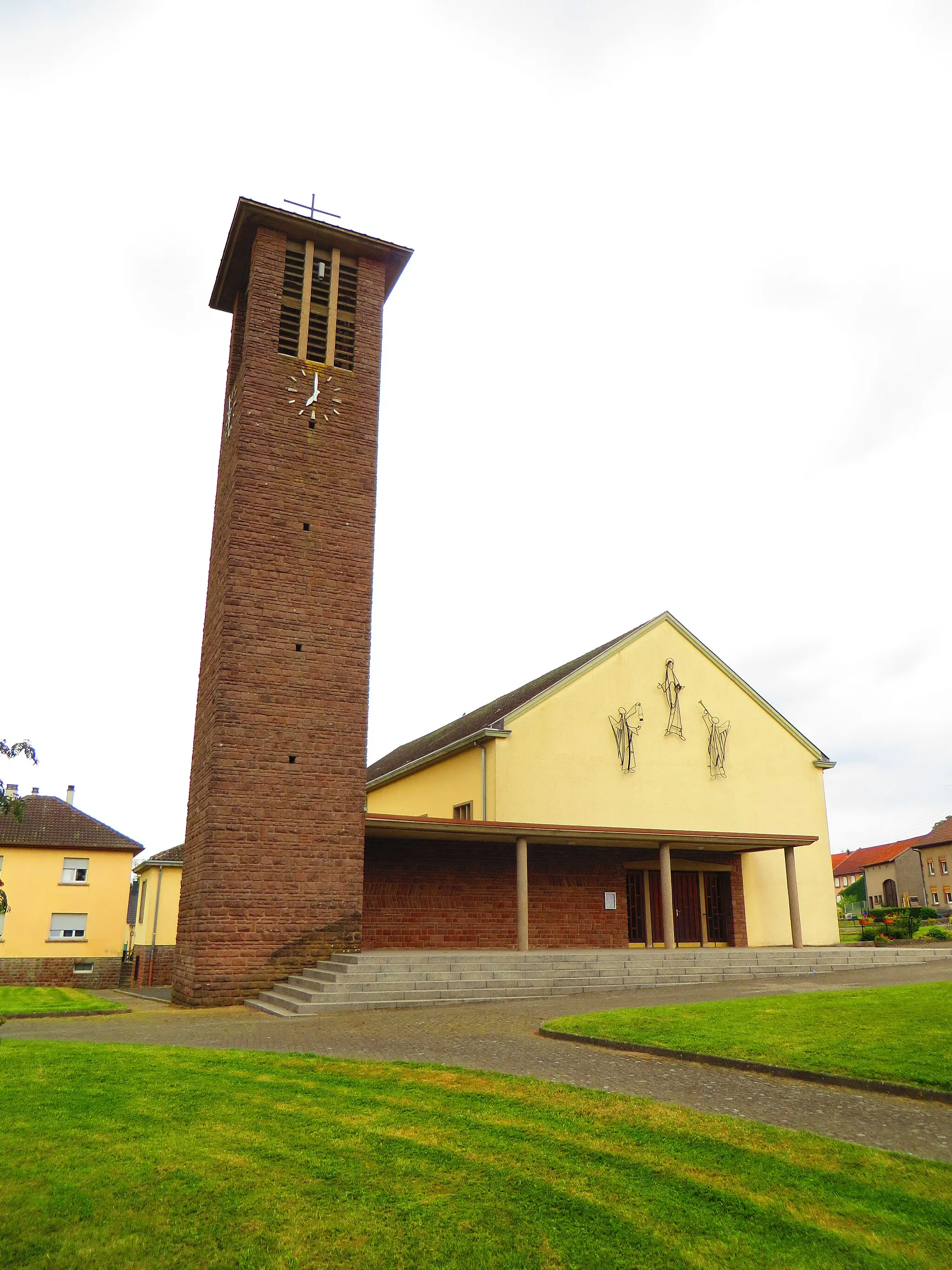 Photo showing: Guntzviller Église de l'Assomption-de-la-Bienheureuse-Vierge-Marie