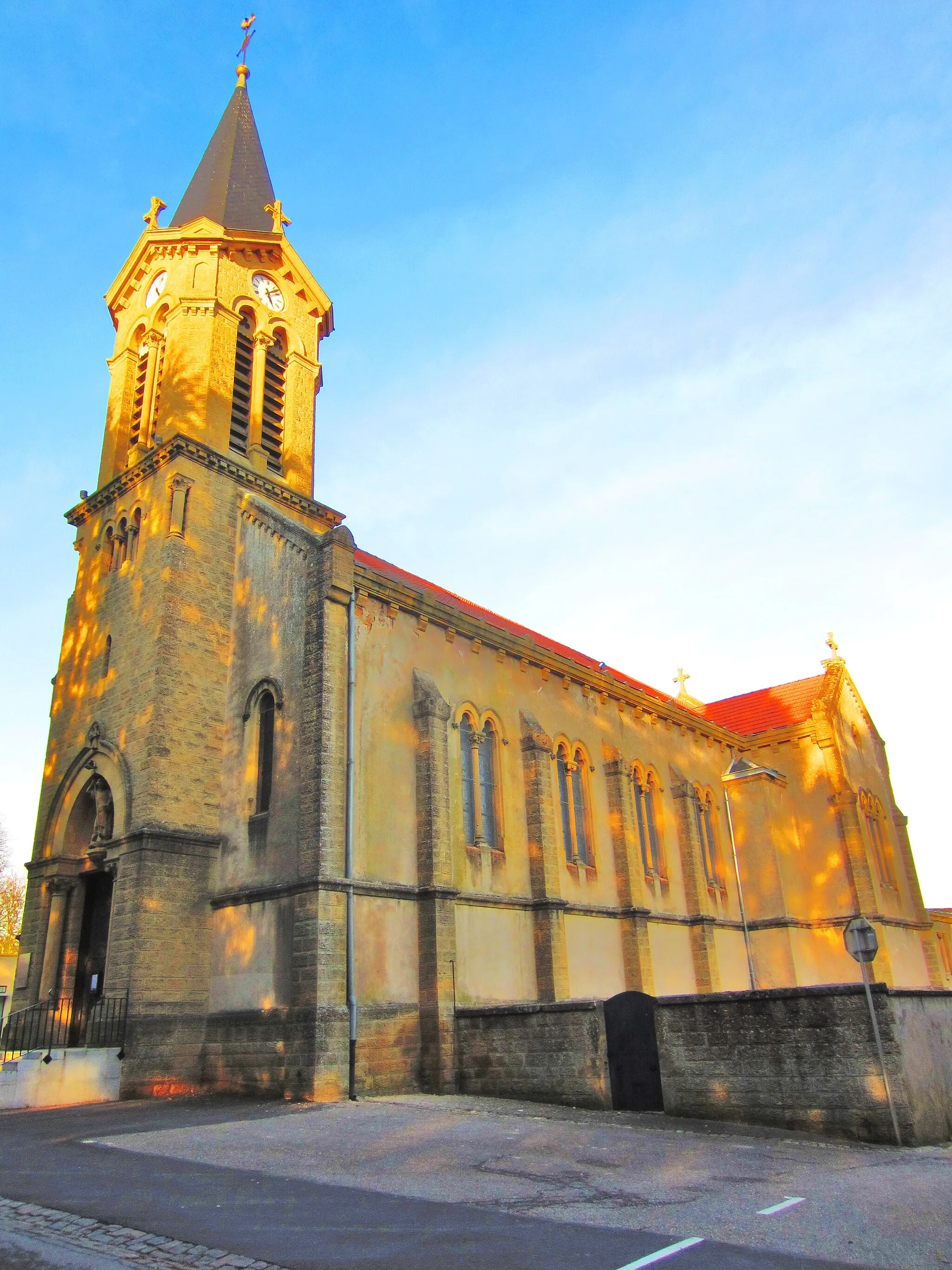 Photo showing: Les Etangs church